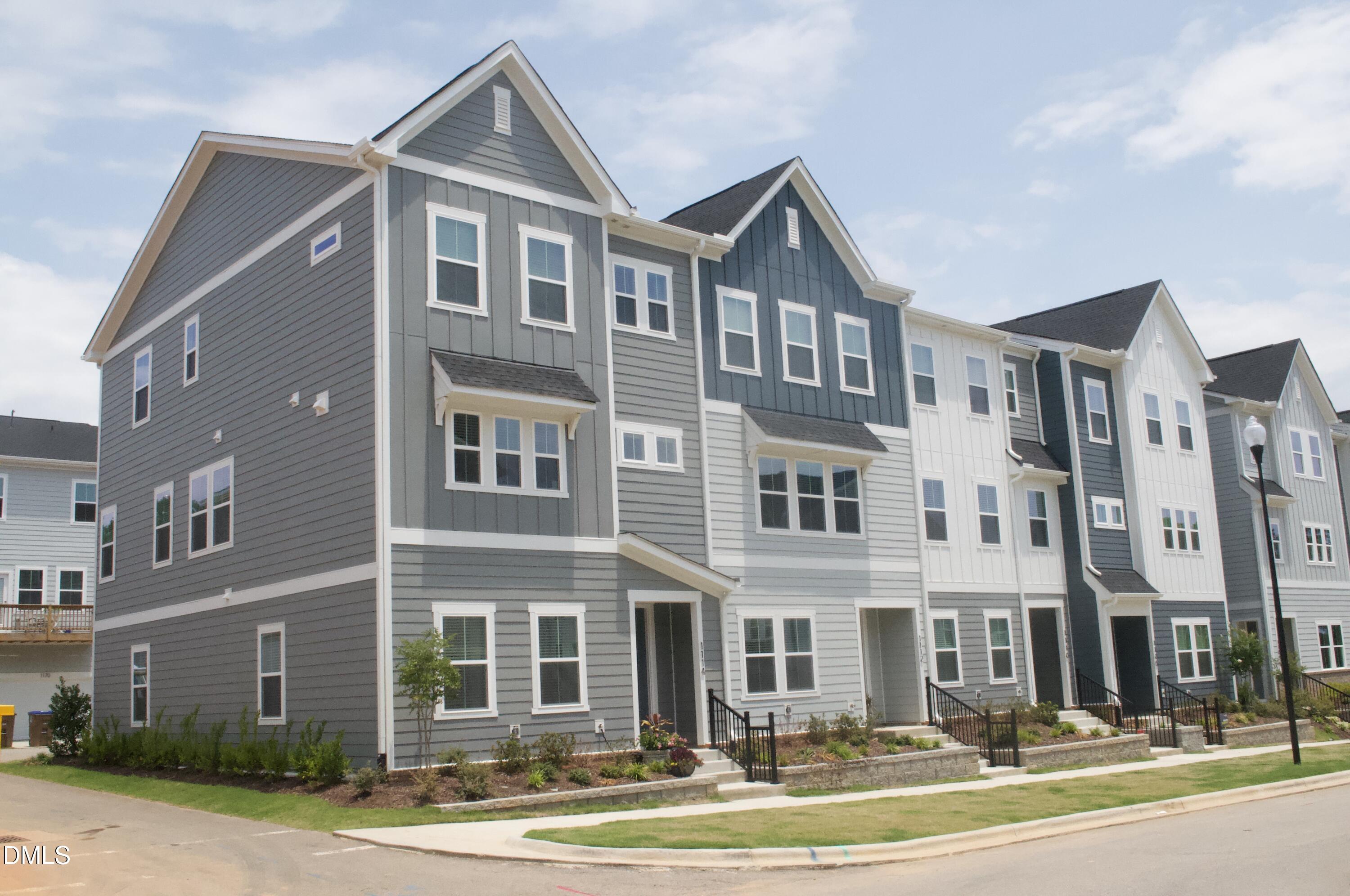 1114 Holding Village Way — photo