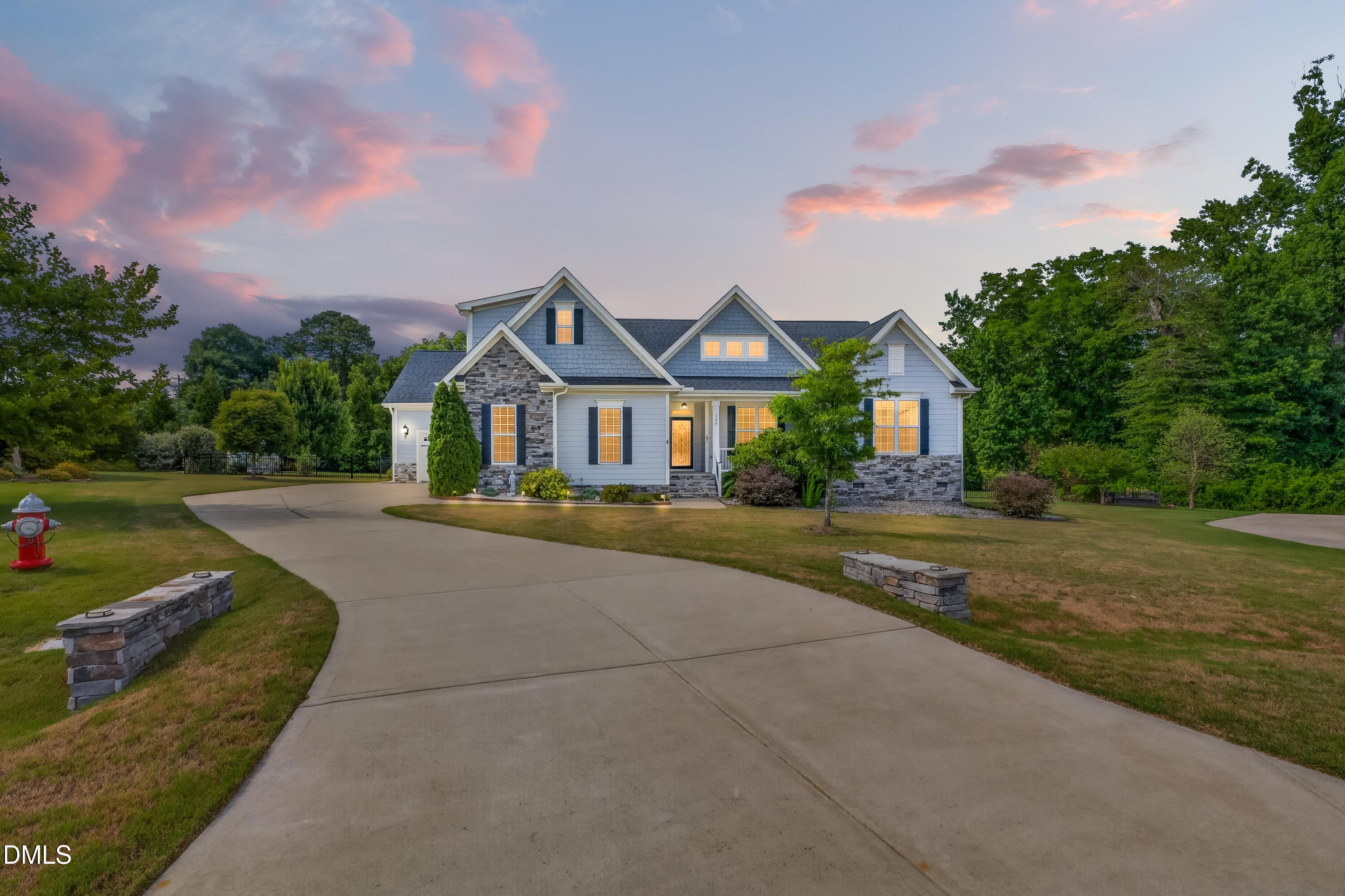 200 Misty Moonlight Drive — photo