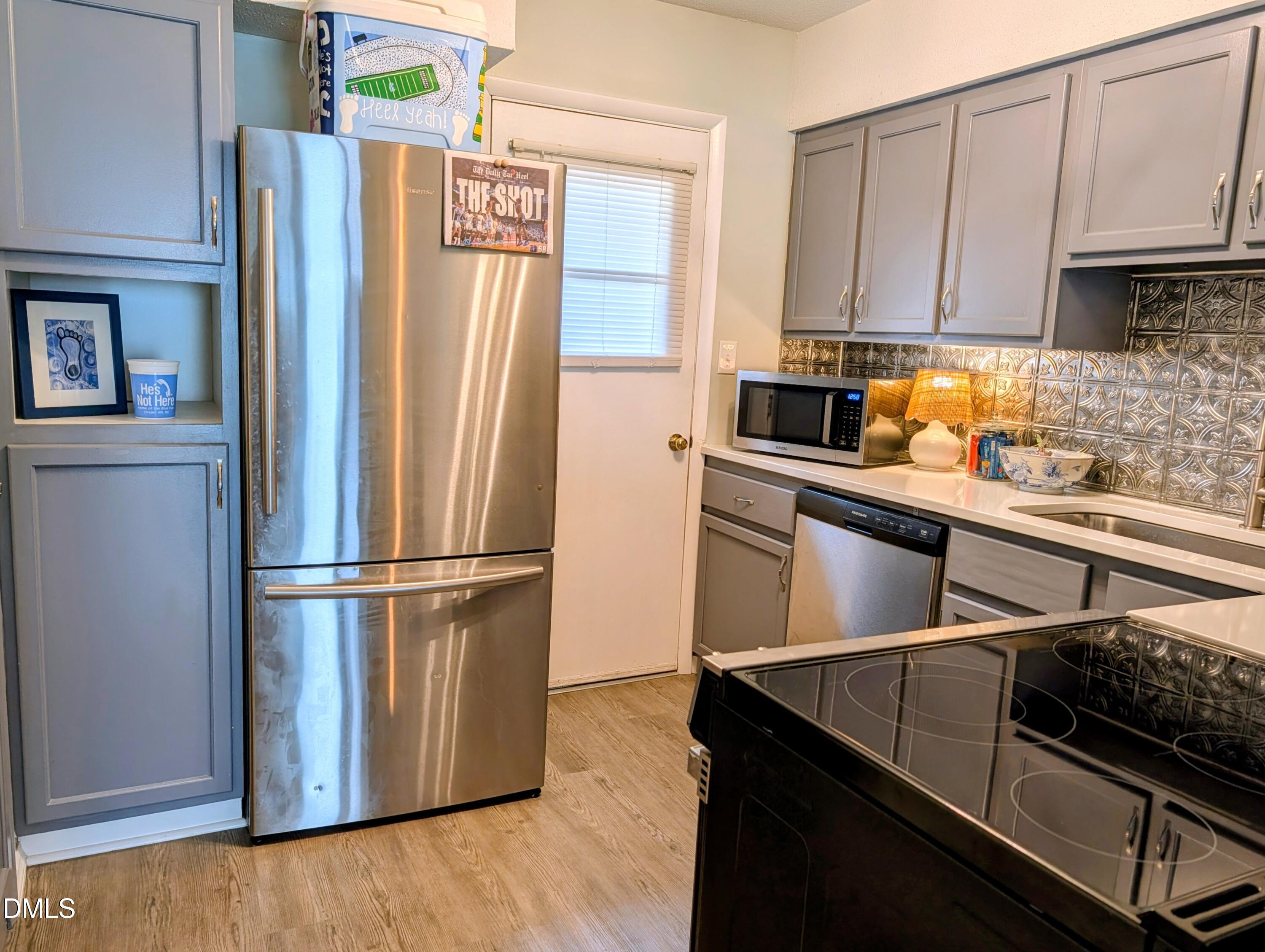 220 Elizabeth Street Apt F3 — photo