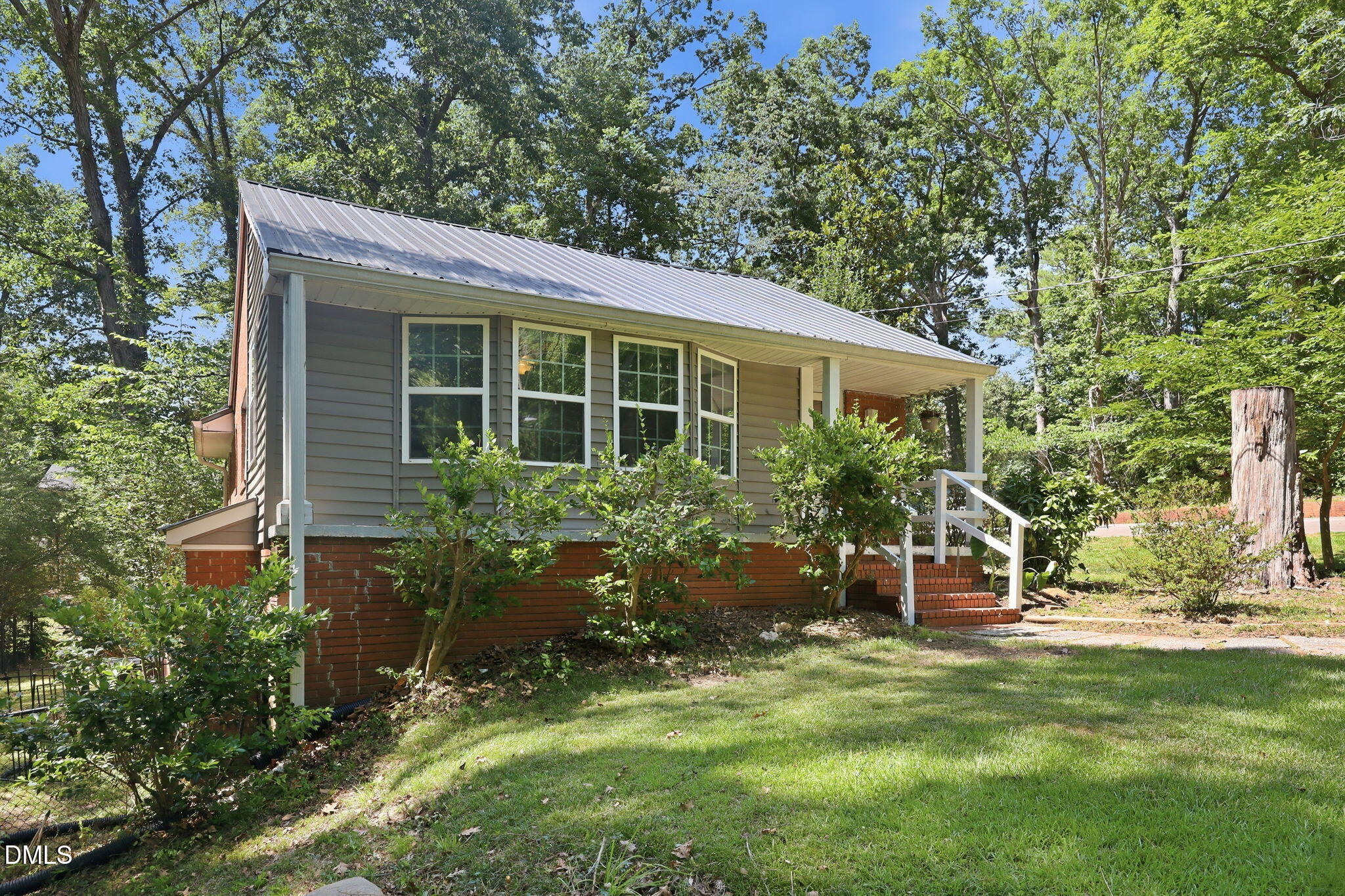 540 W Chisholm Street — photo