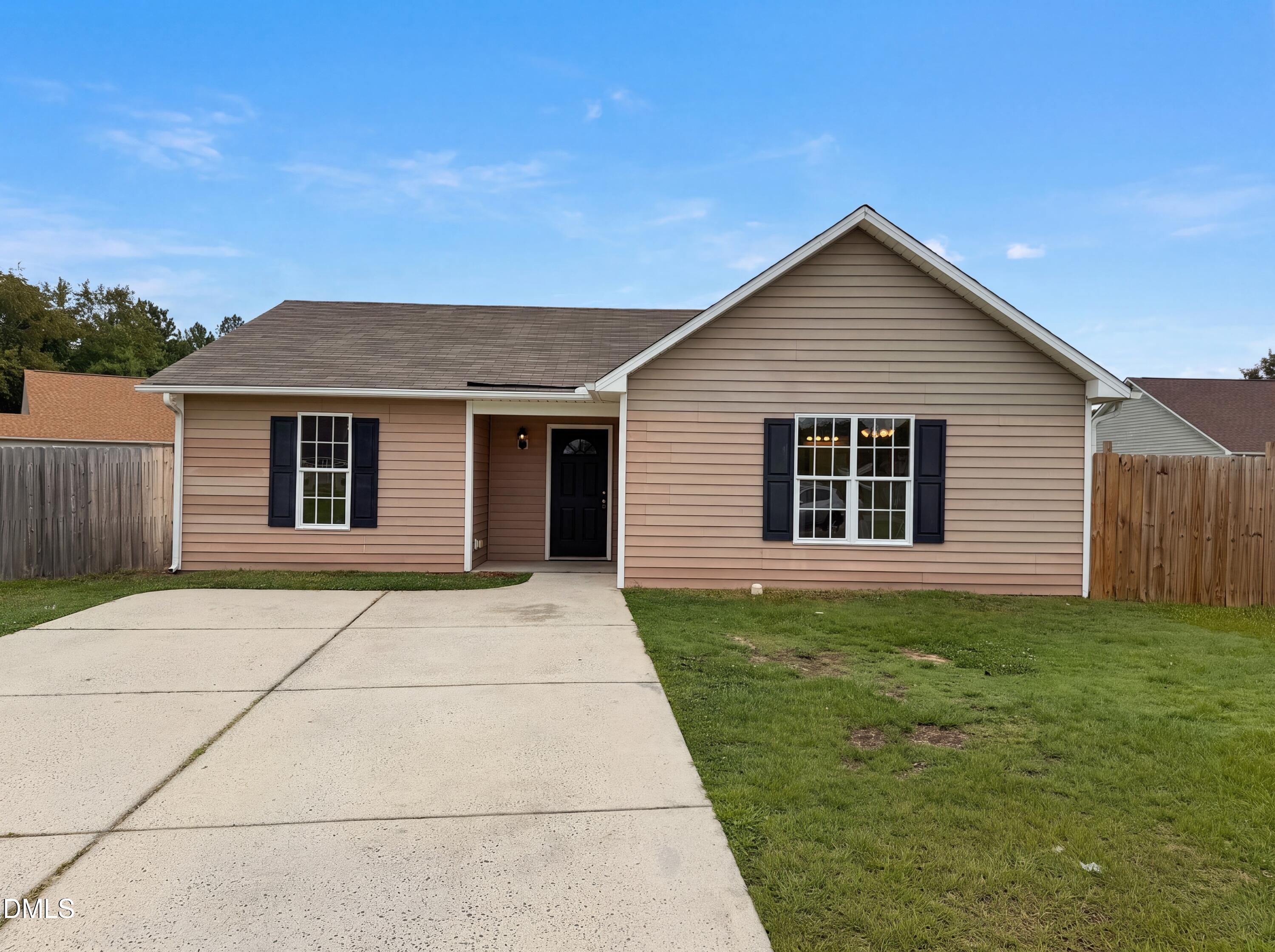 102 Reebe Circle — photo