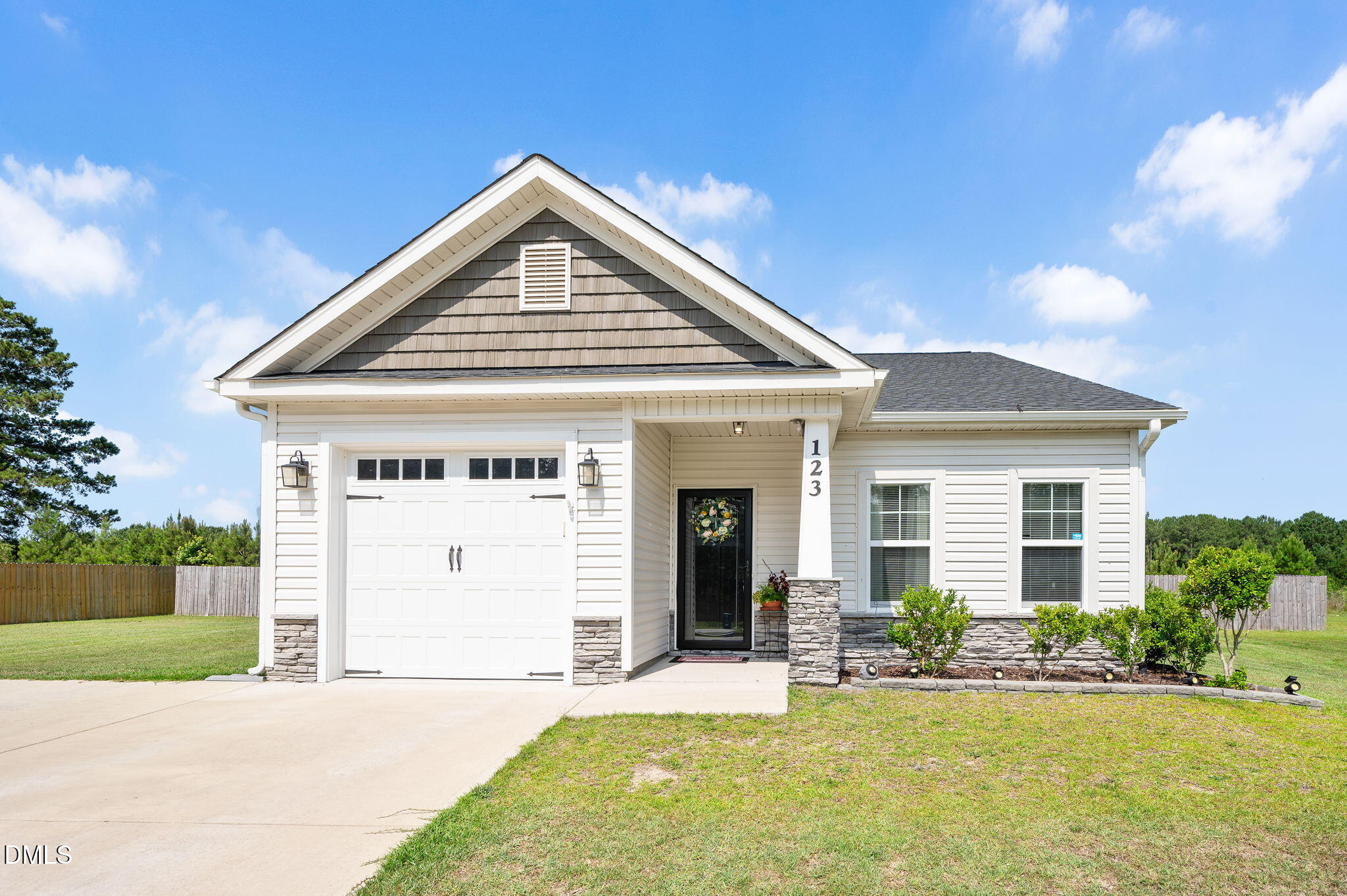 123 W Pk Lane — photo