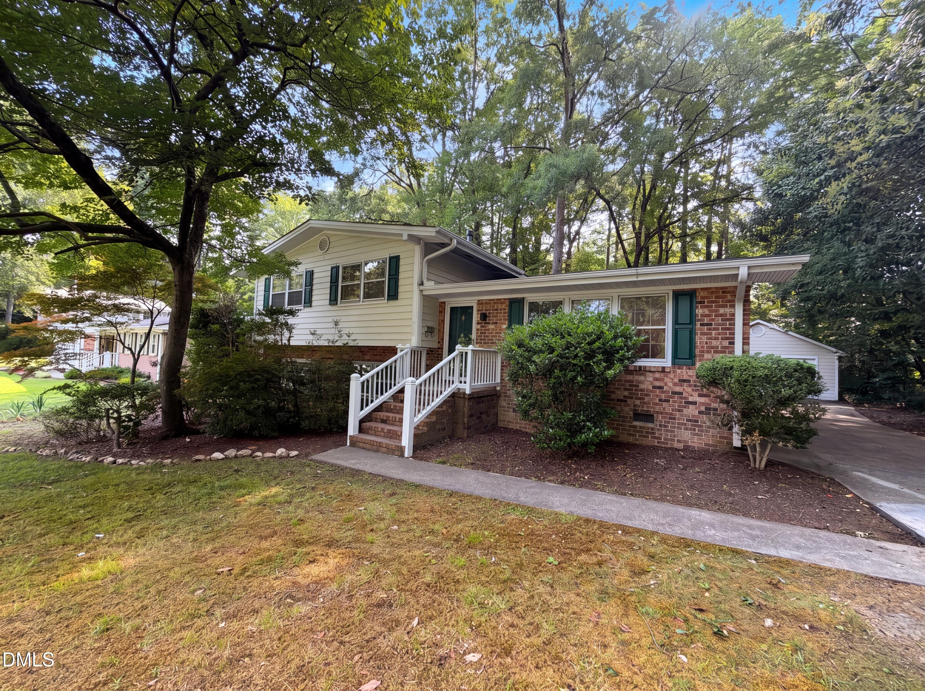 917 Hillview Drive — photo