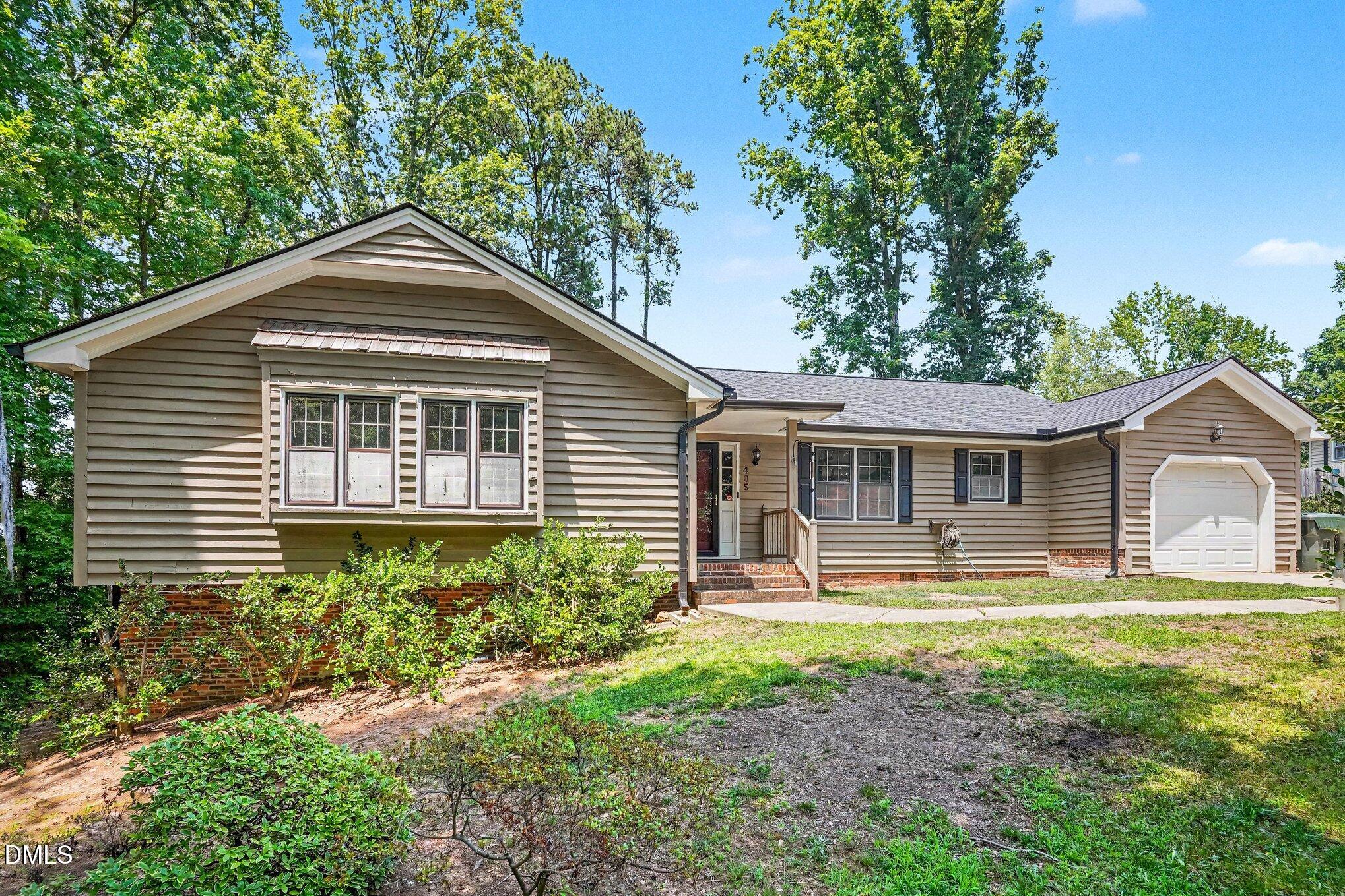 405 Lynchester Court — photo