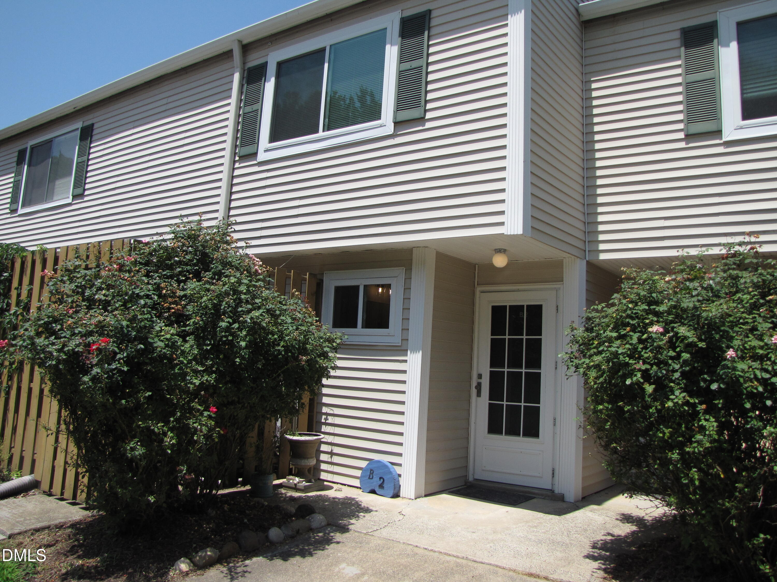 220 Elizabeth Street Apt B2 — photo