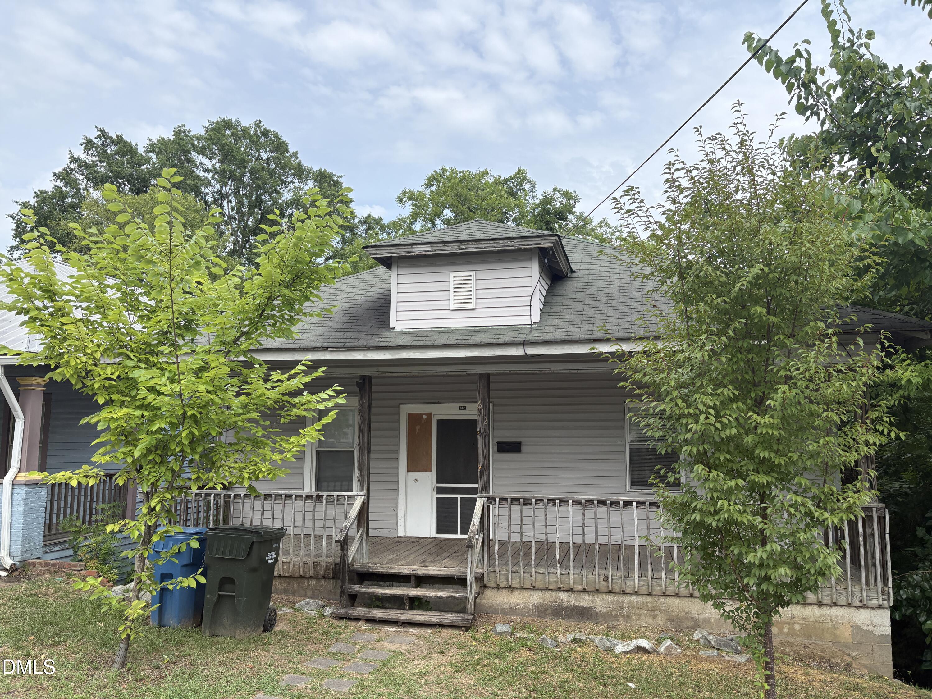 612 N Queen Street — photo