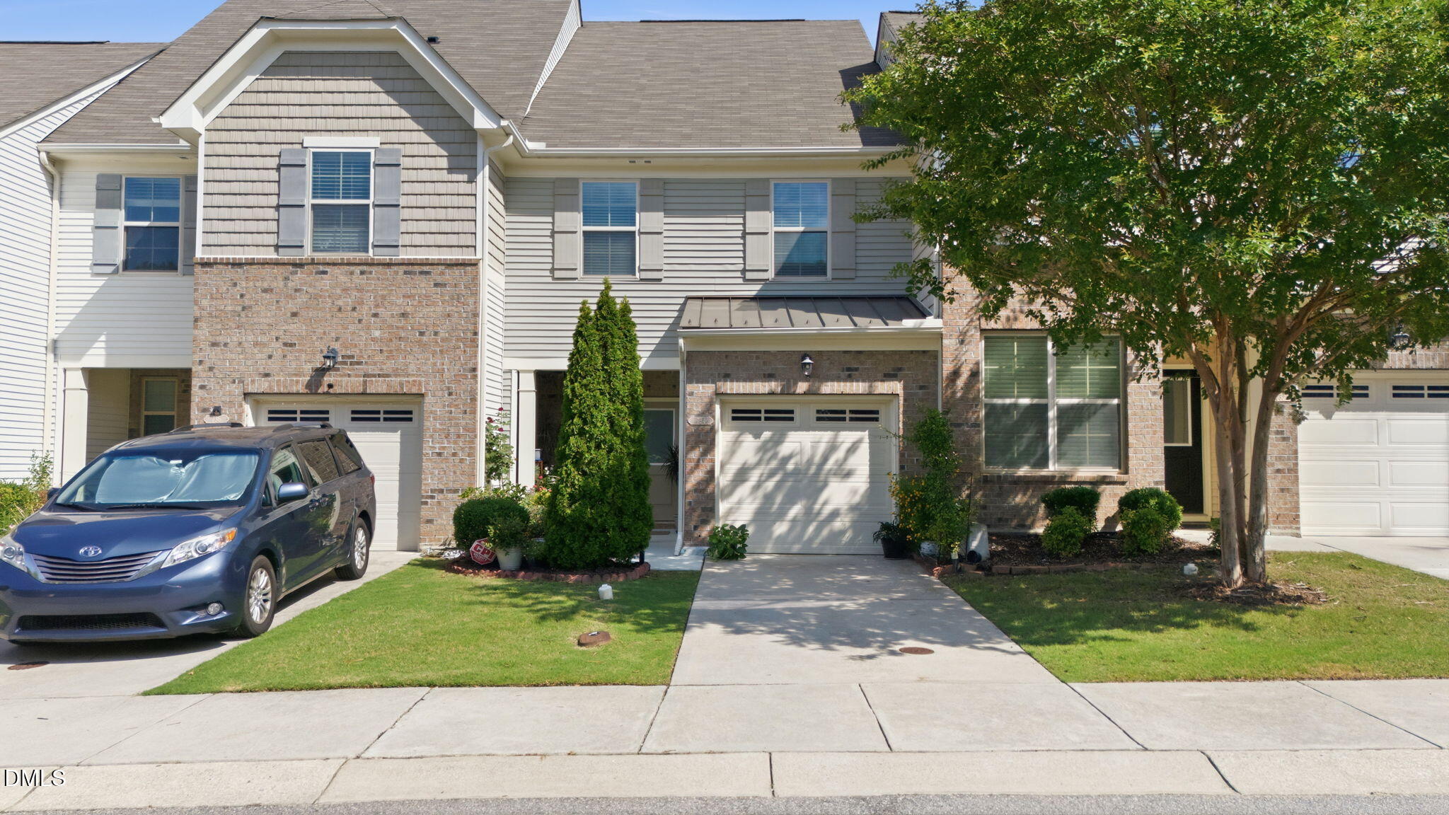 734 Davenbury Way — photo