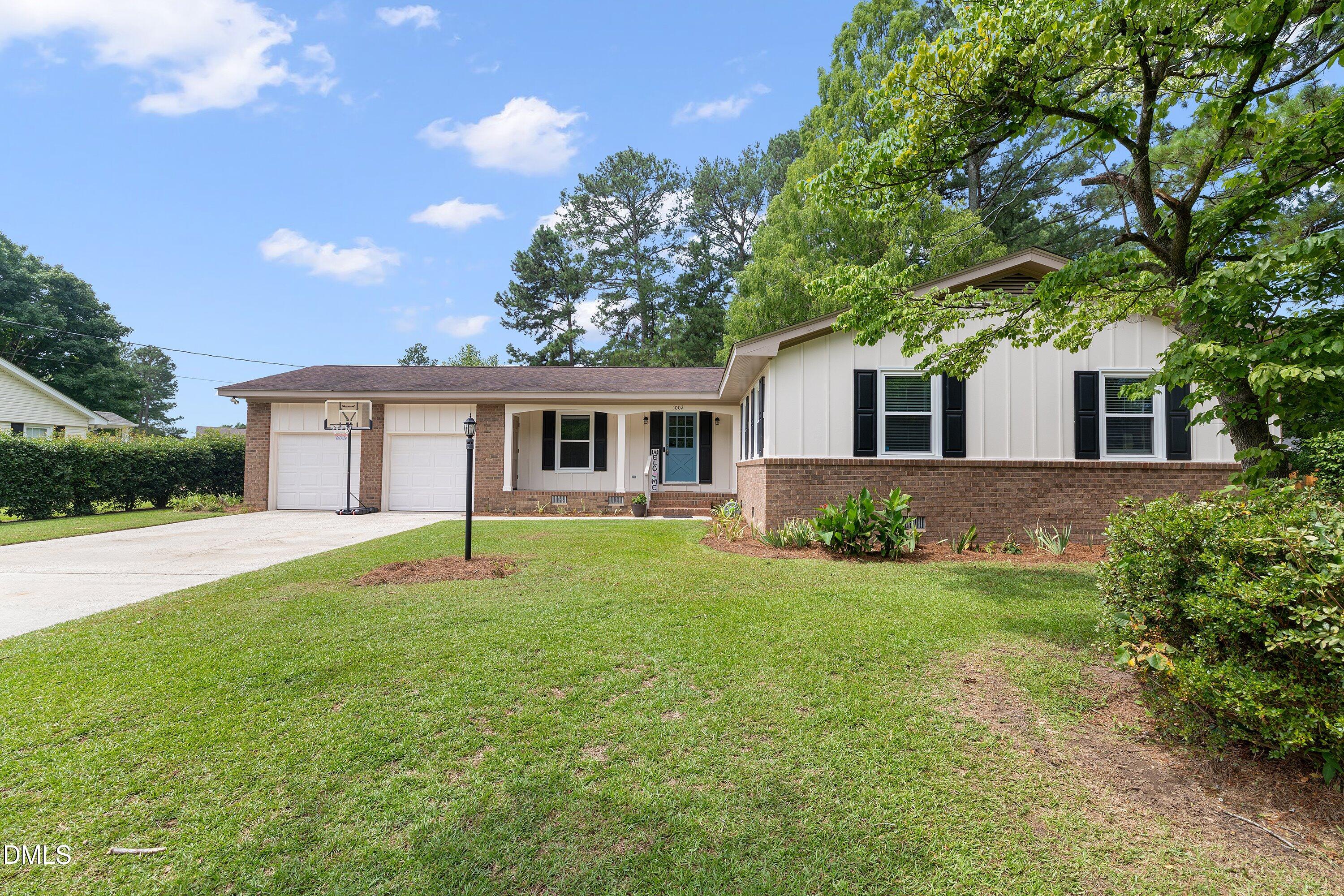 1002 E Maplewood Drive — photo