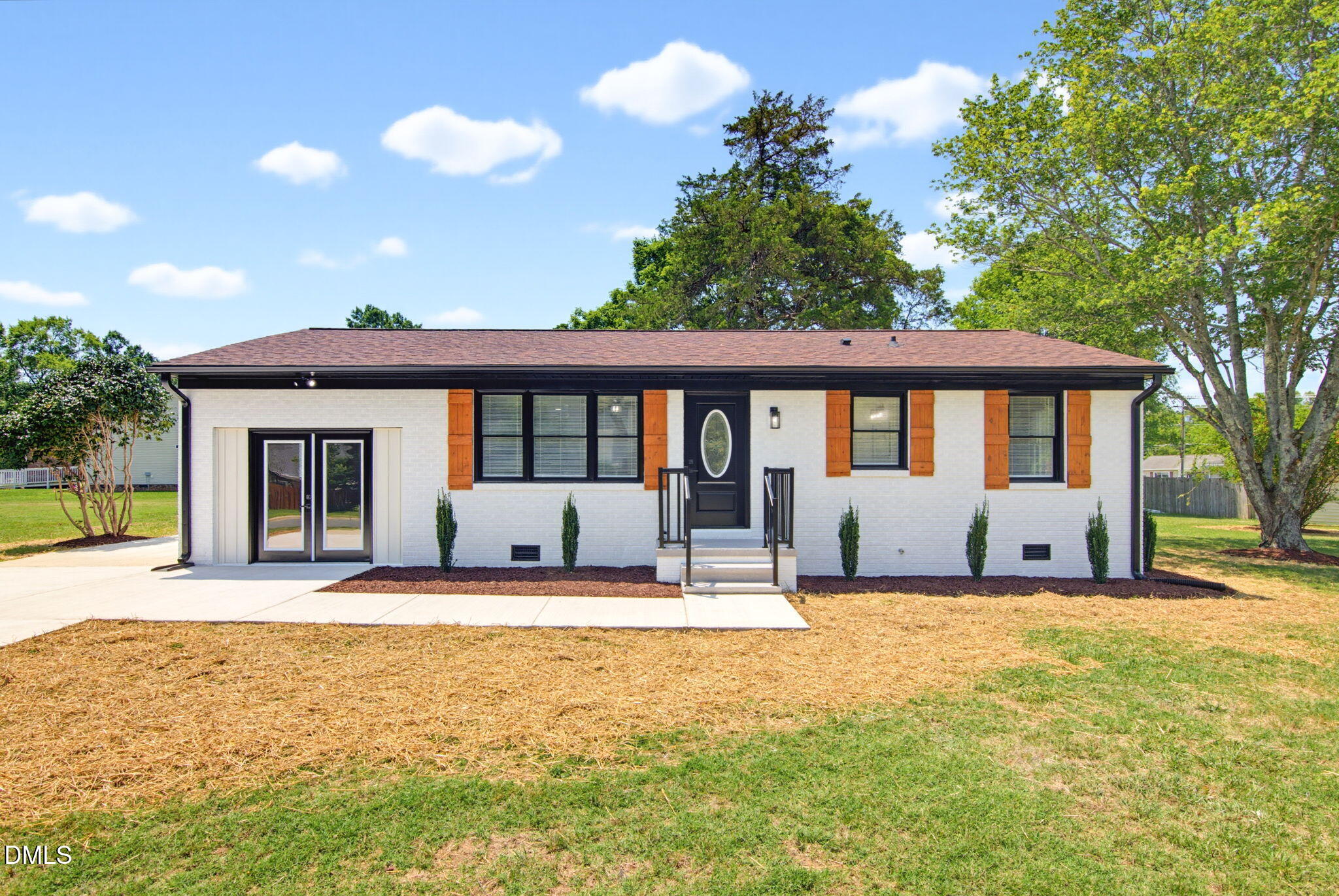 725 Forest Drive — photo