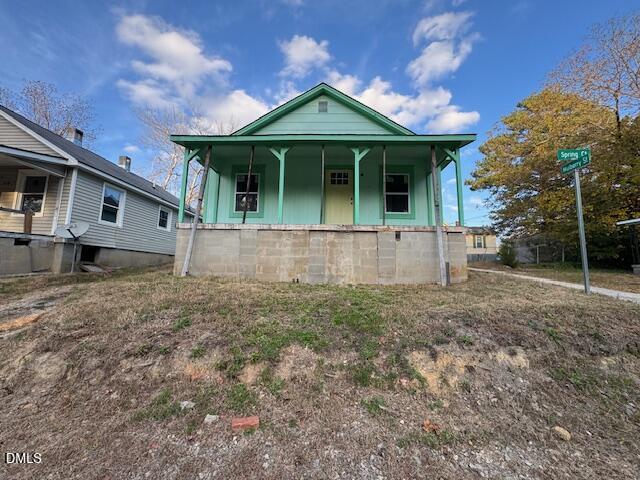 402 Spring Court — photo