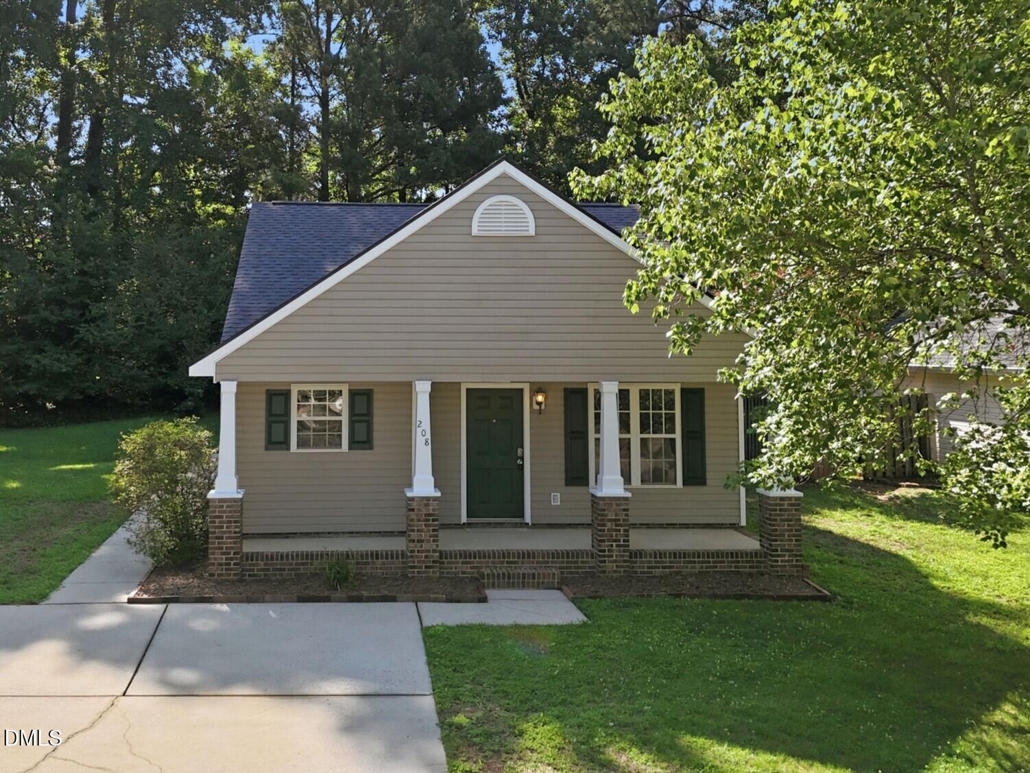 208 Highgate Circle — photo