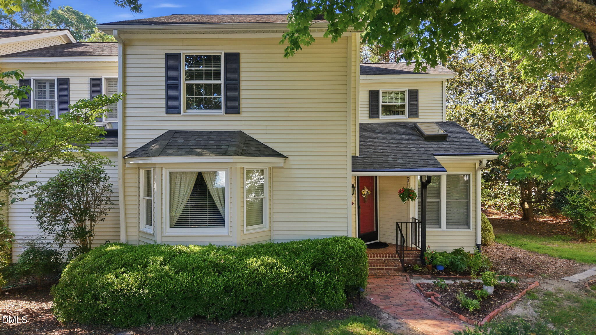 396 Lyndfield Close — photo