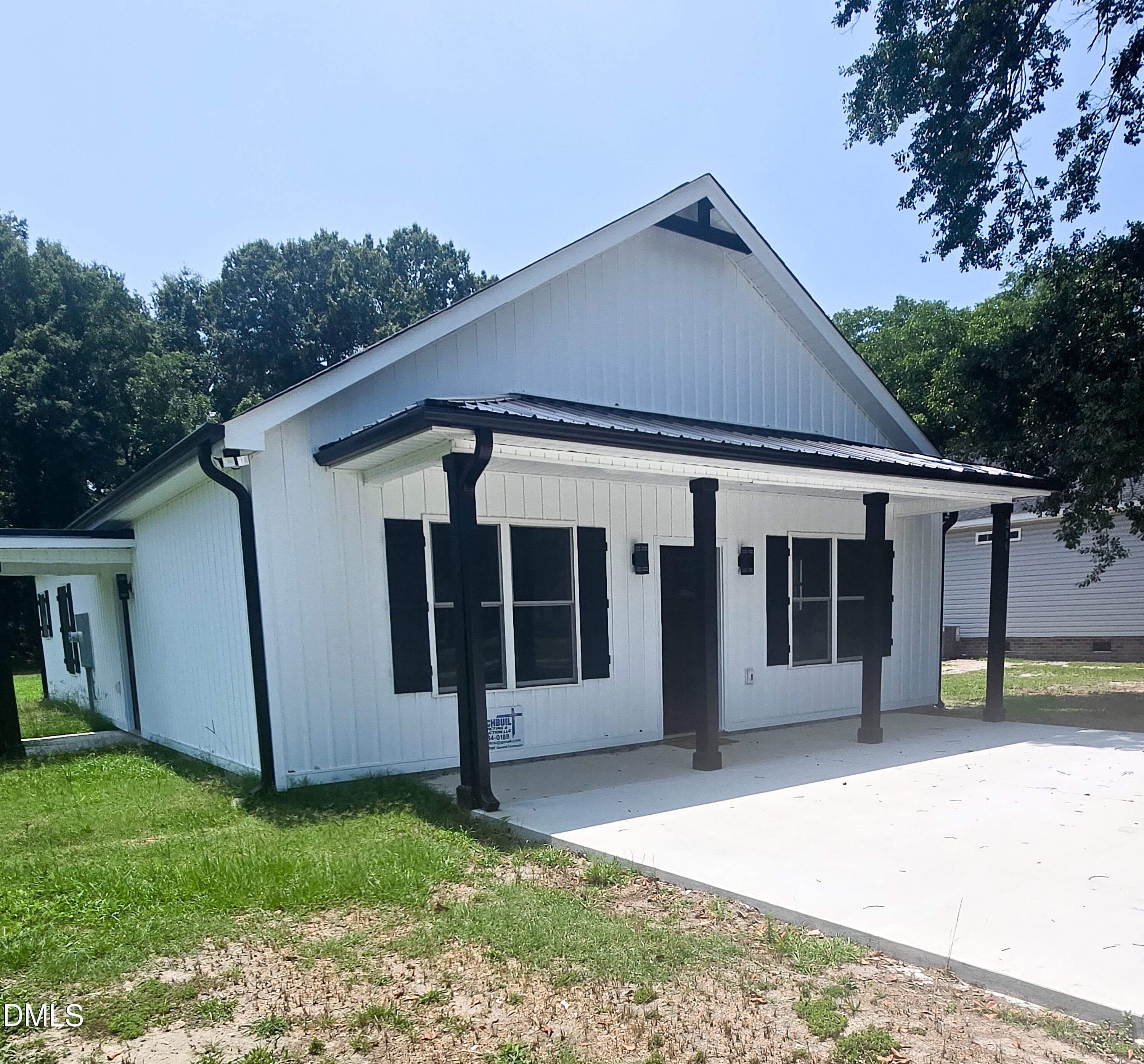 214 E Railroad Street — photo
