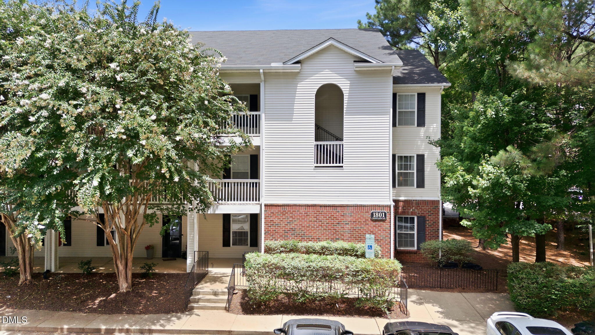 1801 Trailwood Heights Lane 104 — photo