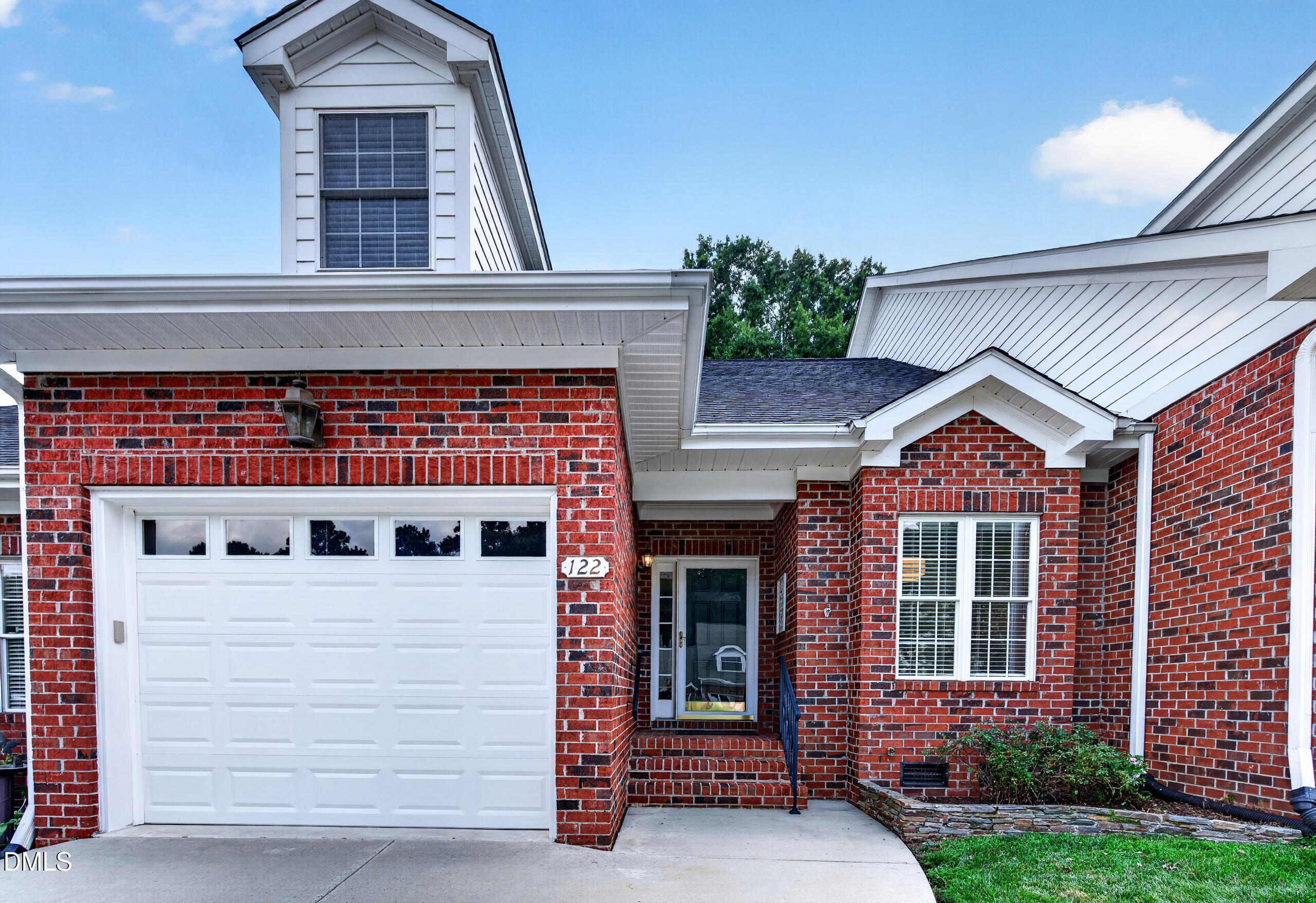 122 Olde Manor Court — photo