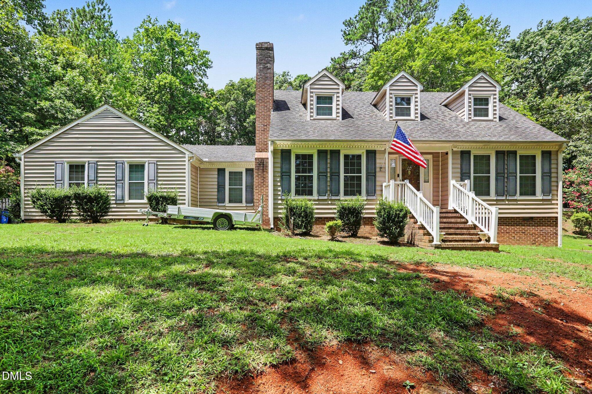 118 Laurston Court — photo