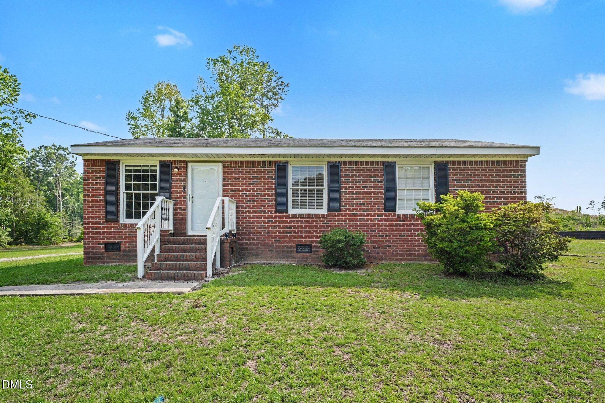 125 Surry Drive — photo