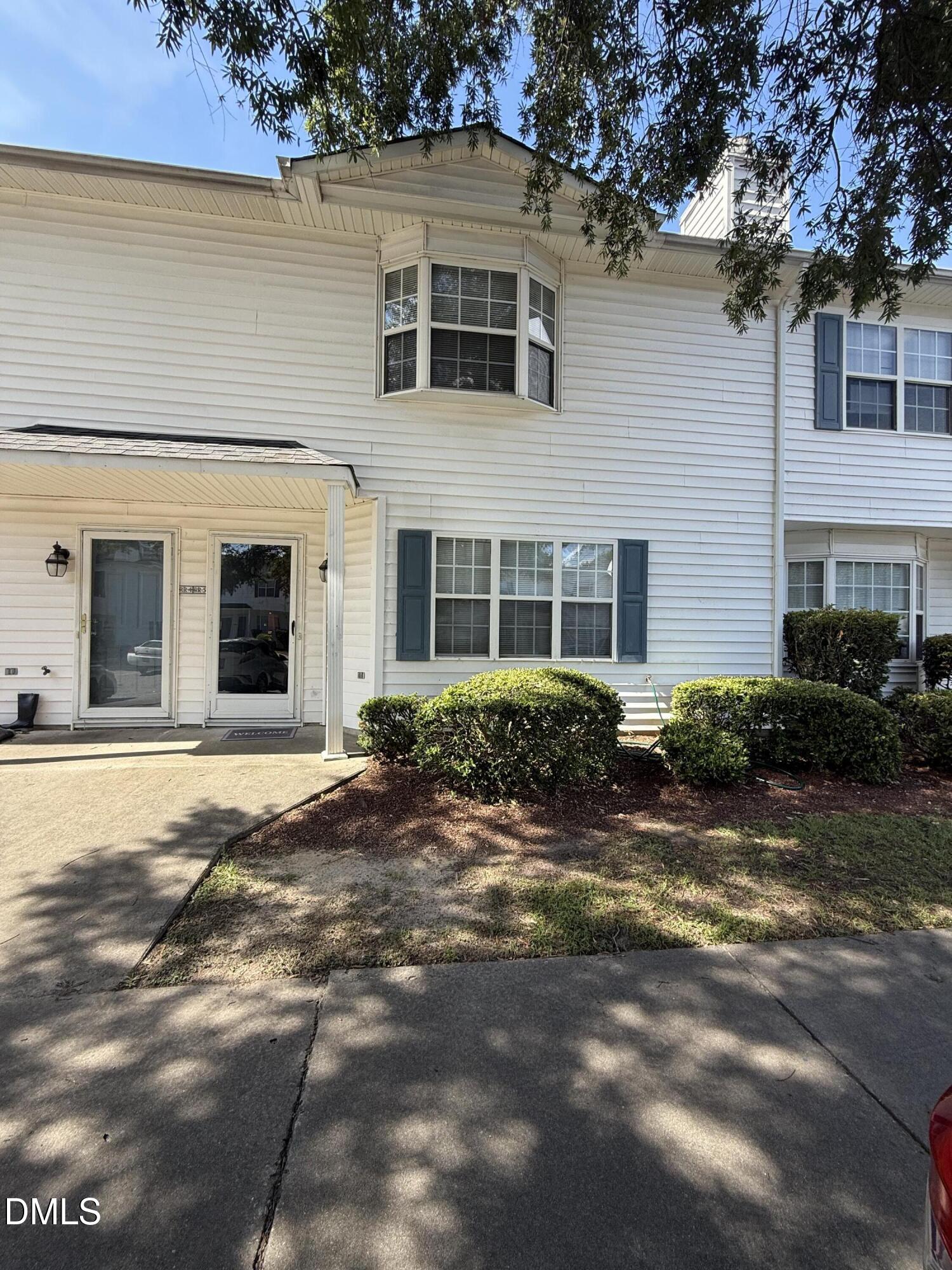 3835 Sterling Pointe Drive Rr5 — photo