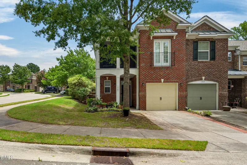 1903 Whirlaway Court — photo