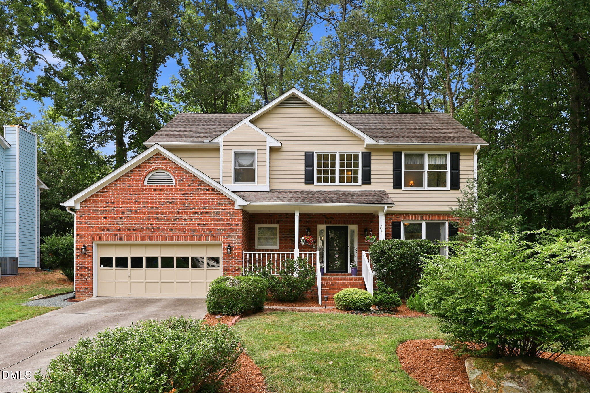 102 Robert Hunt Drive — photo