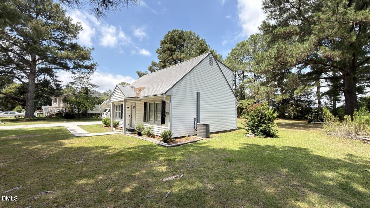 2704 Stoneybrook Road — photo