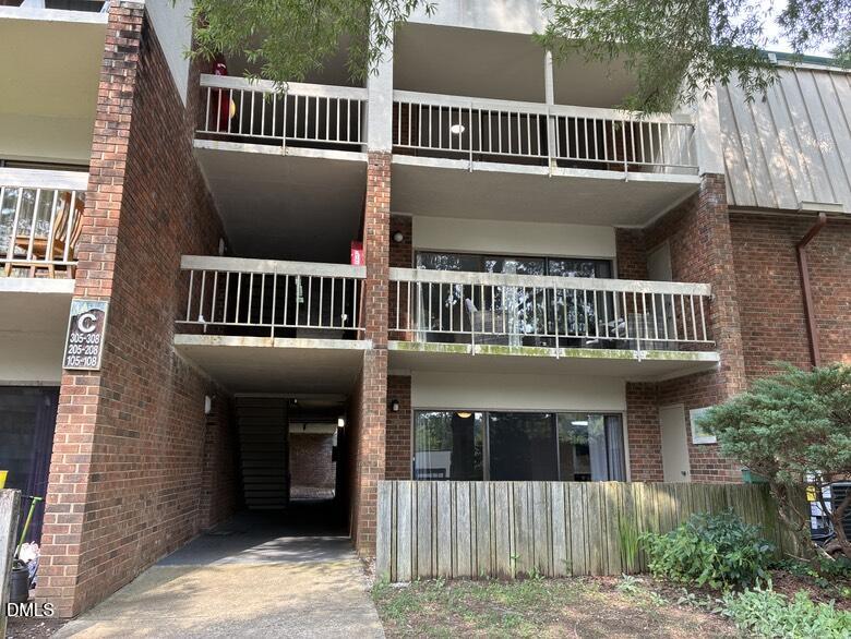 500 Umstead Drive 106-C — photo