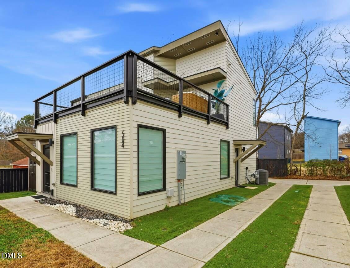504 Commonwealth Street — photo