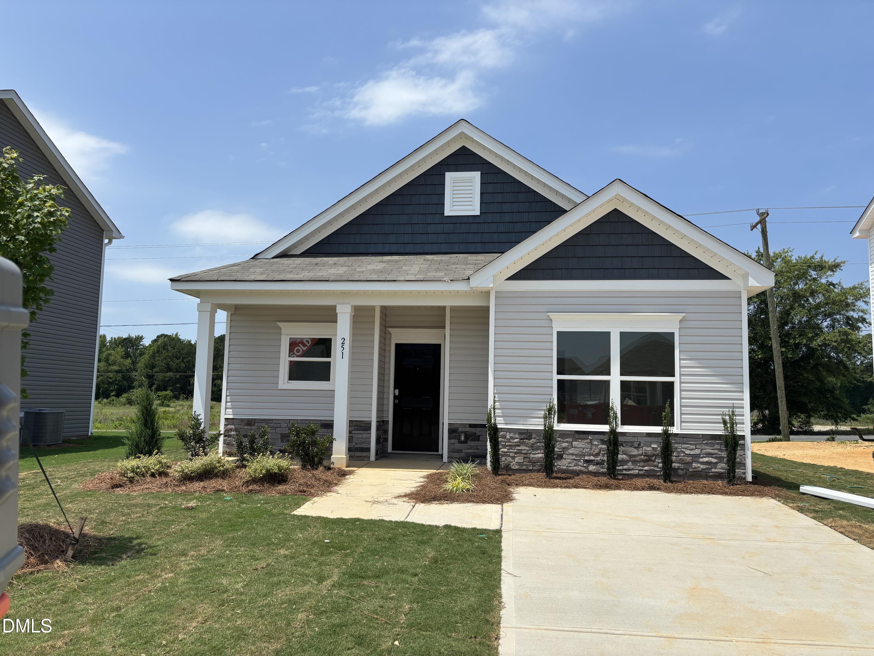279 Courtside Drive — photo