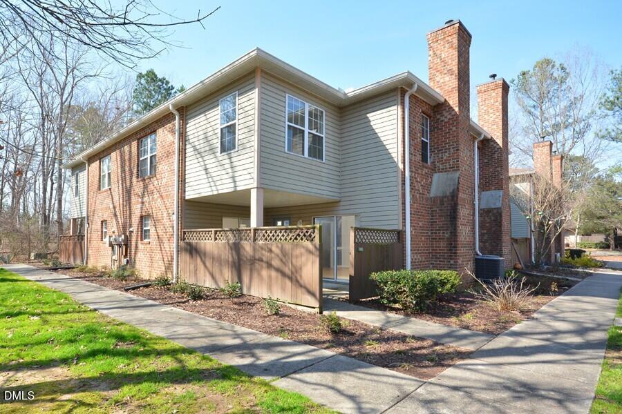 425 Summerwalk Circle — photo