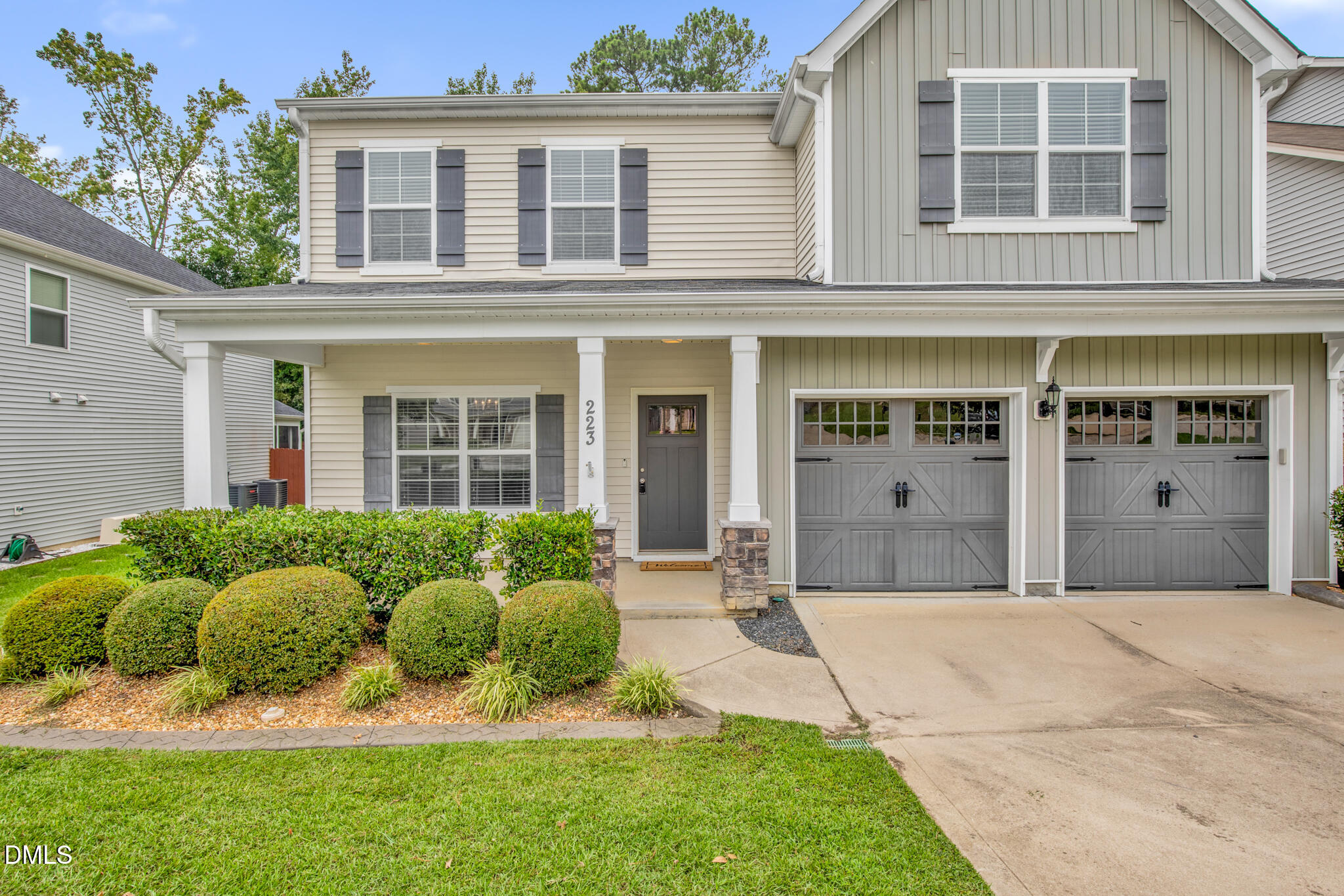 223 River Oak Street — photo