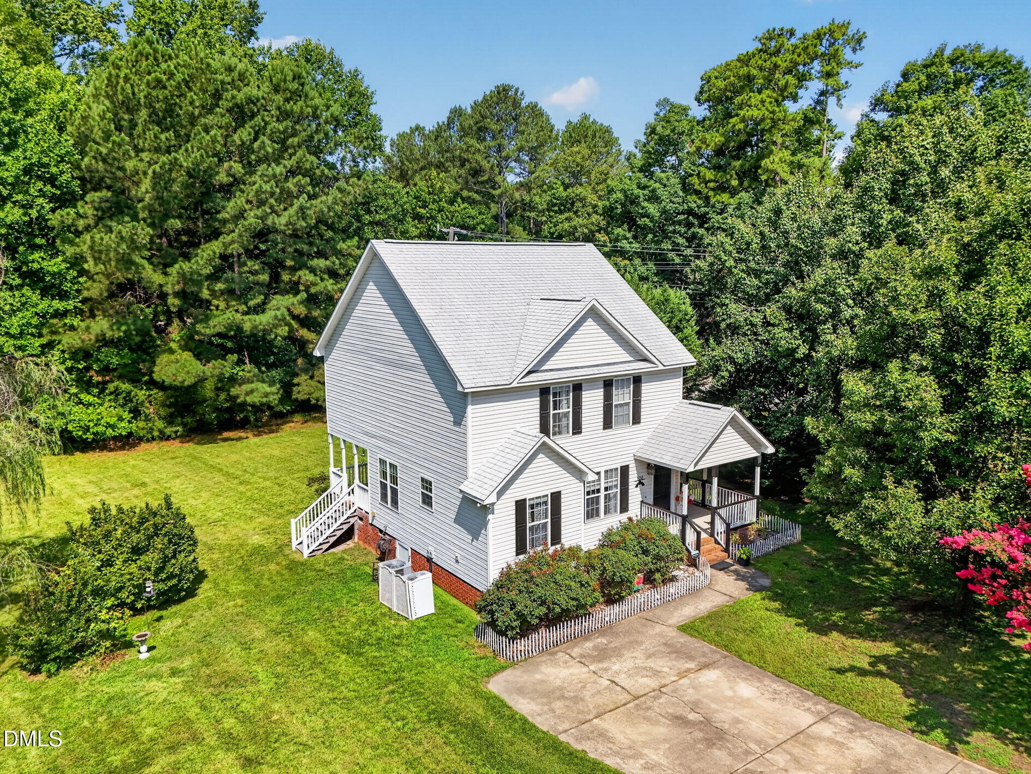 100 Trailwood Drive — photo