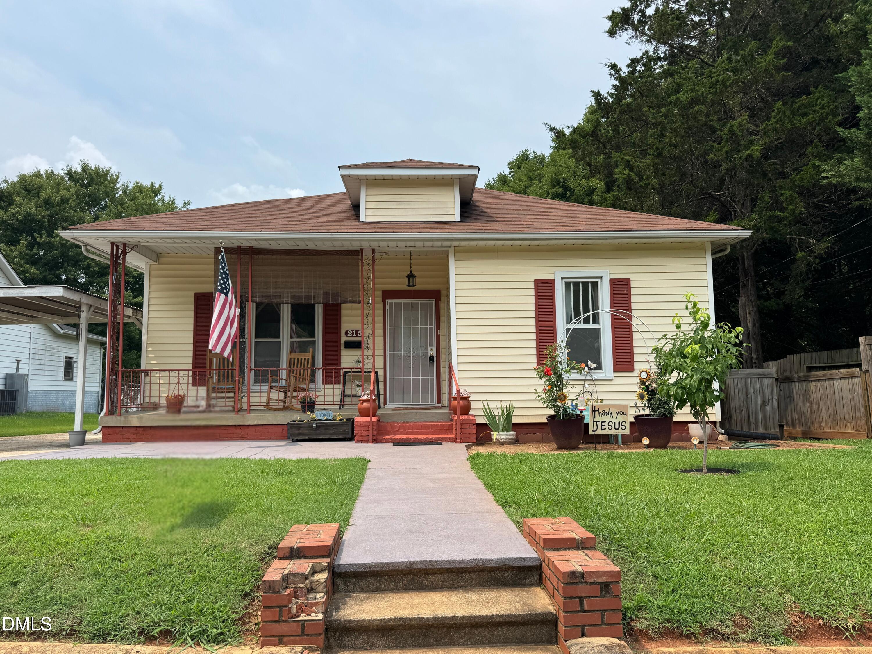 215 W Parker Street — photo