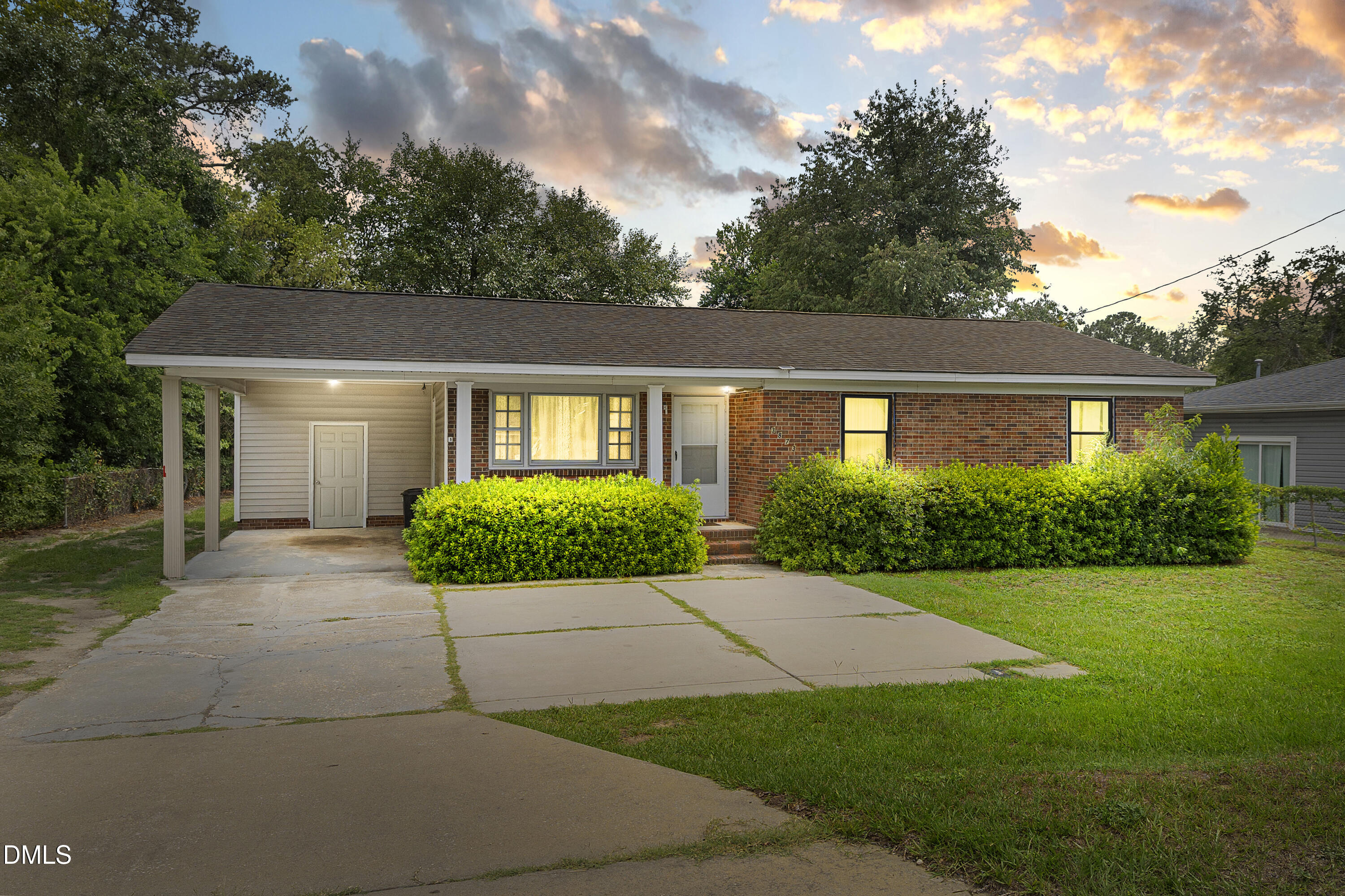 3873 Cumberland Road — photo