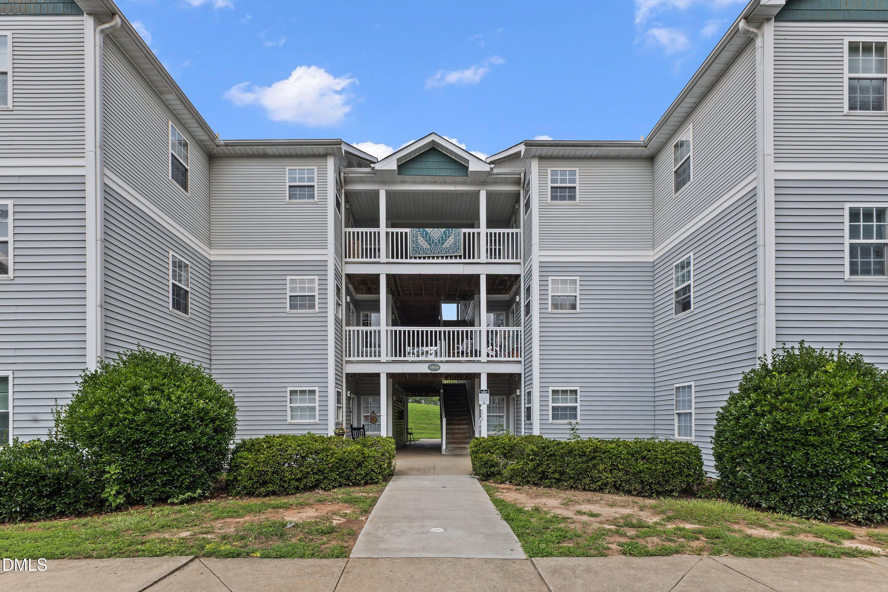 2010 Wolfmill Drive Unit 104 — photo