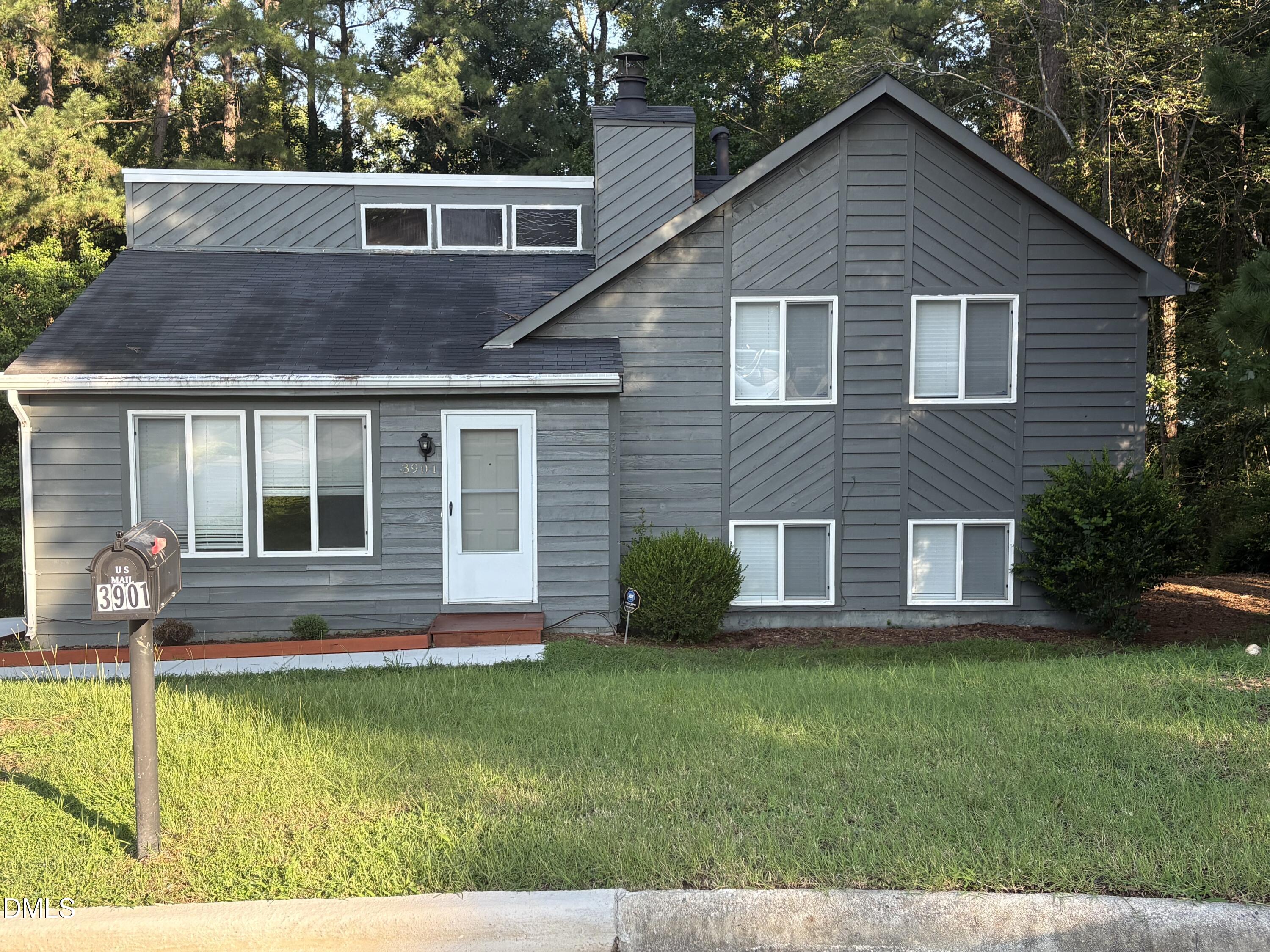 3901 Peppertree Place — photo