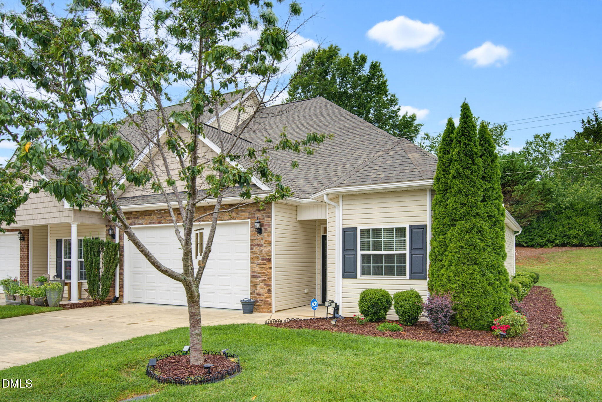 621 Village Lake Drive — photo