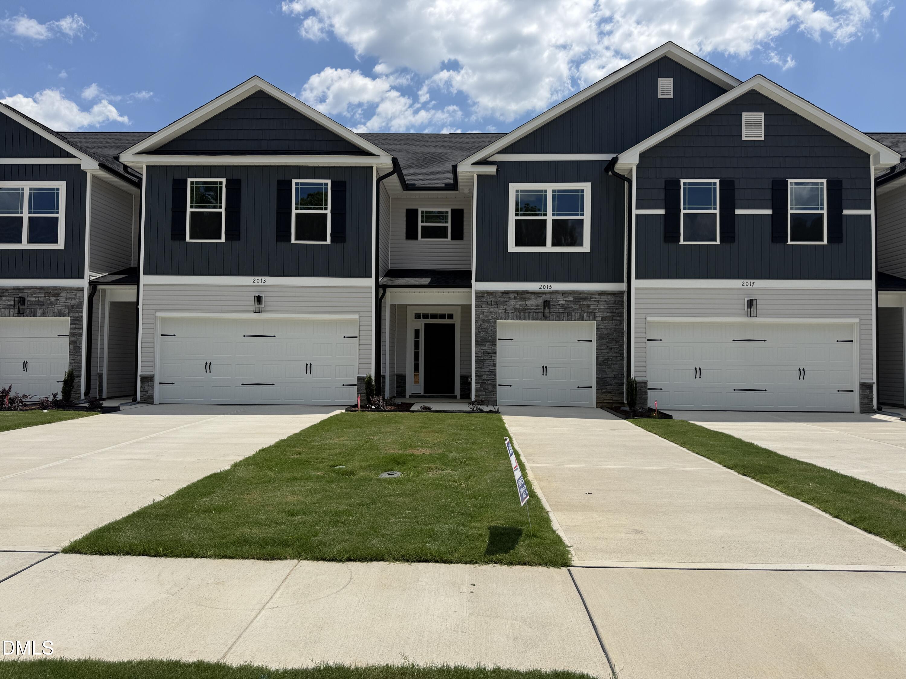 2015 Tharrington Way — photo