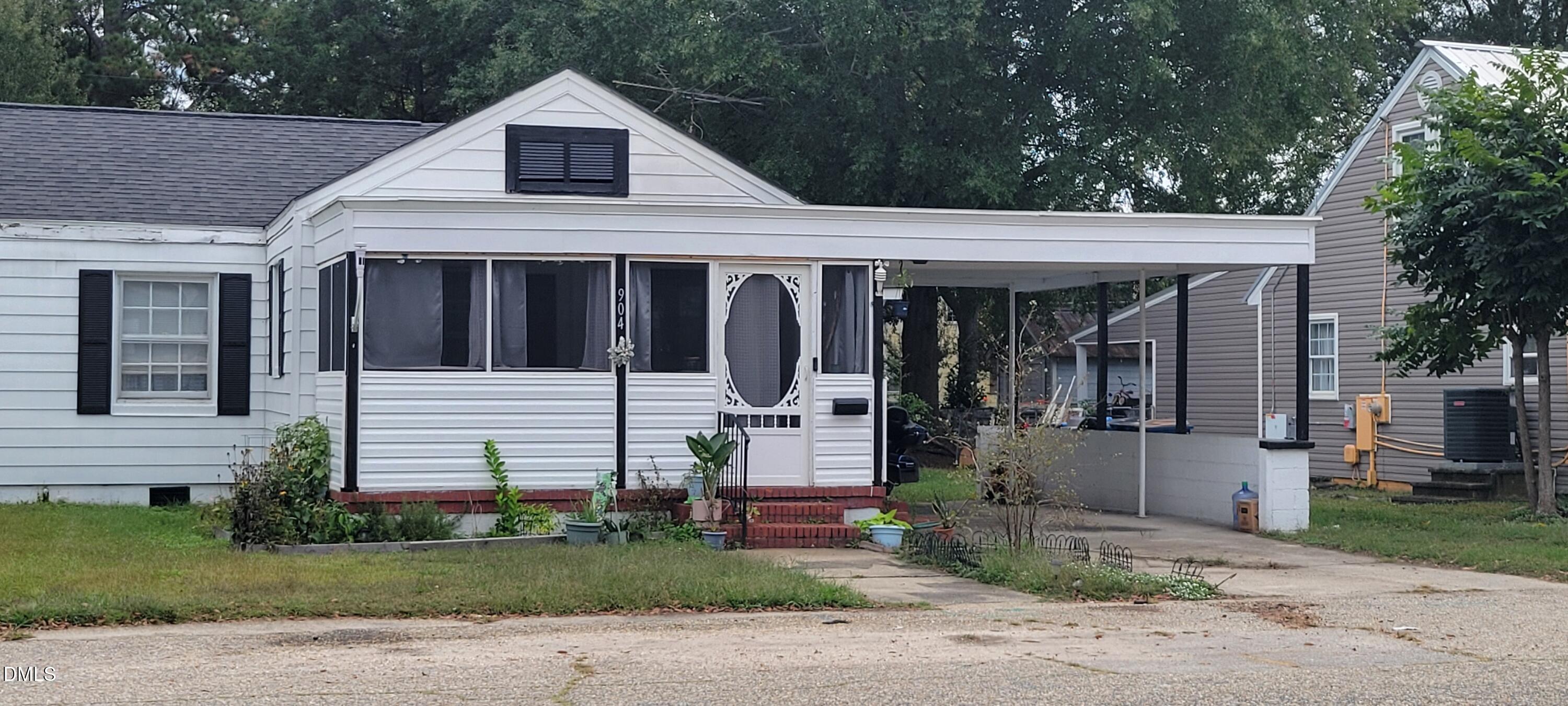 904 N Mckay Avenue 906 — photo