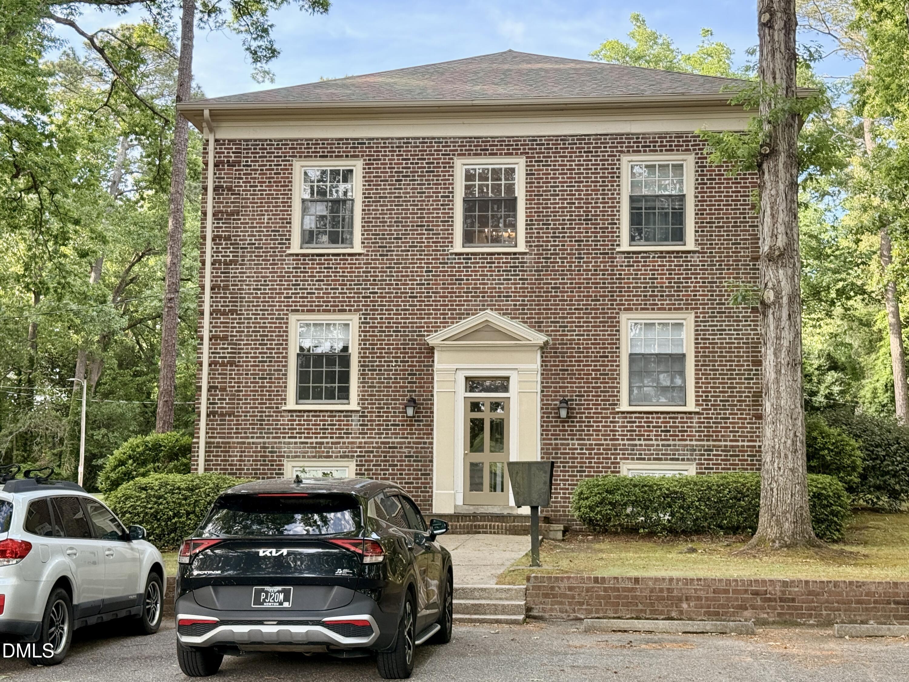 915 Raleigh Road Parkway W — photo