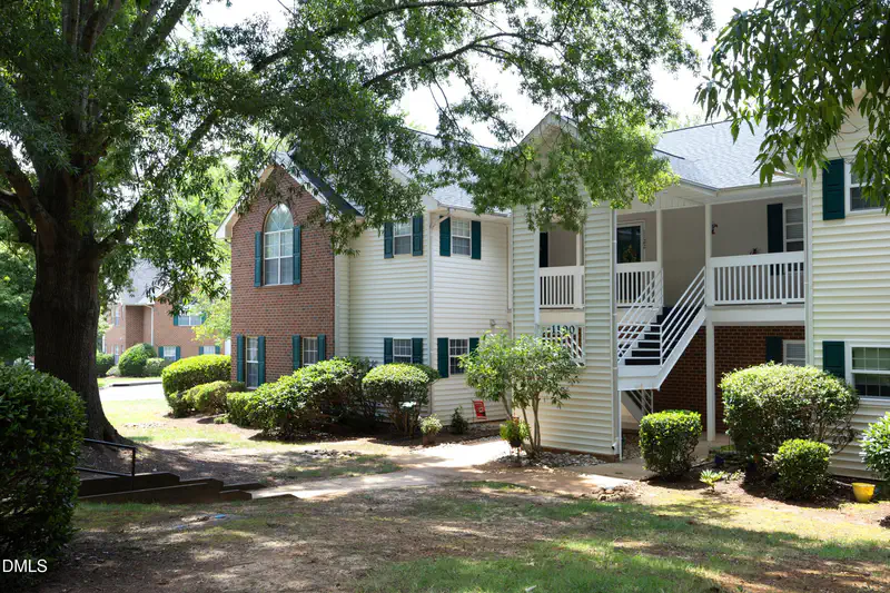 1112 Renshaw Court — photo