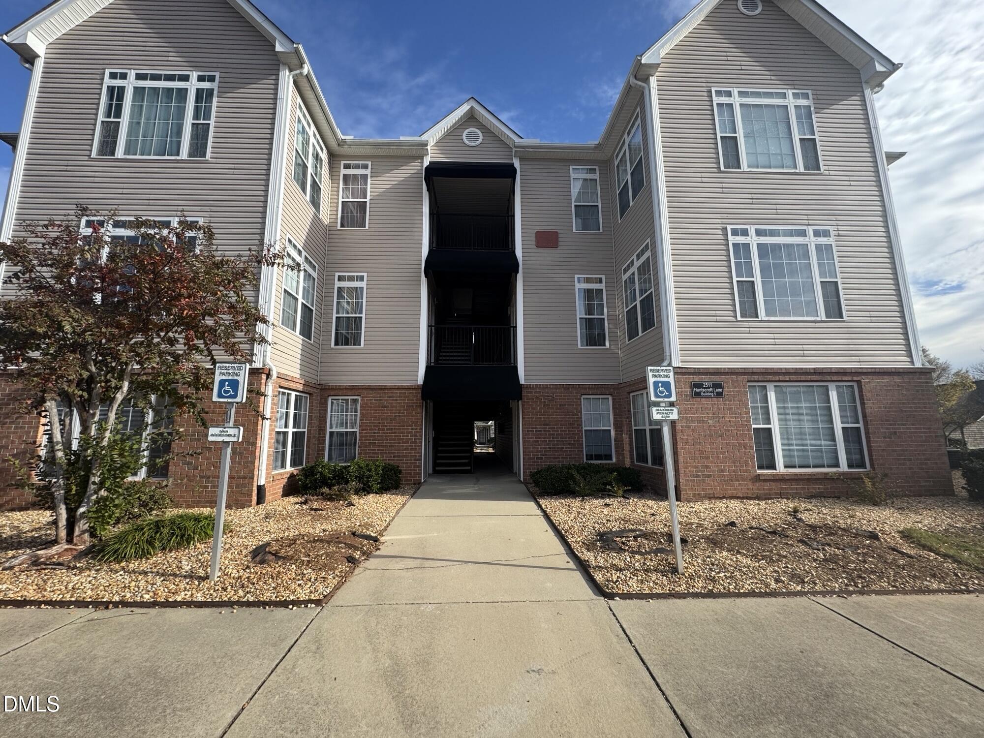 2511 Huntscroft Lane #101, Raleigh, NC 27617