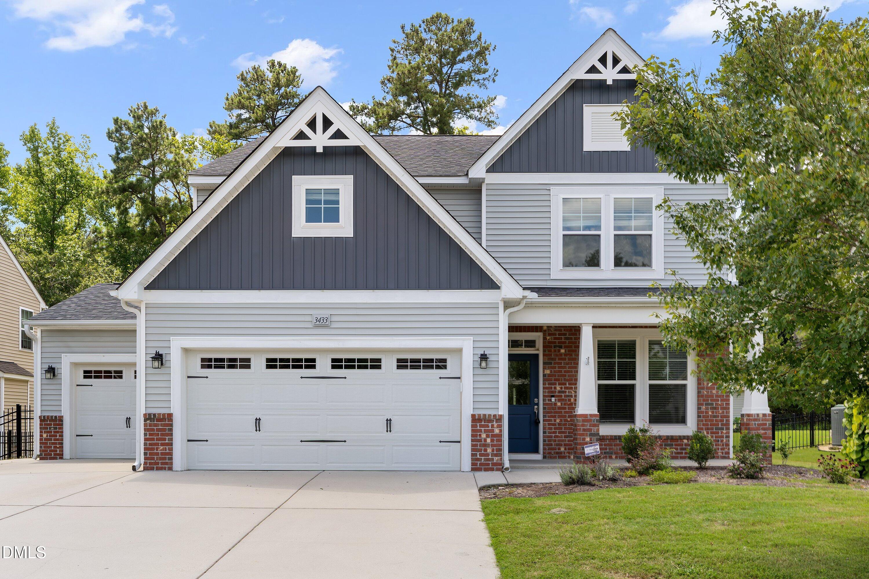 3433 Grosbeak Way — photo