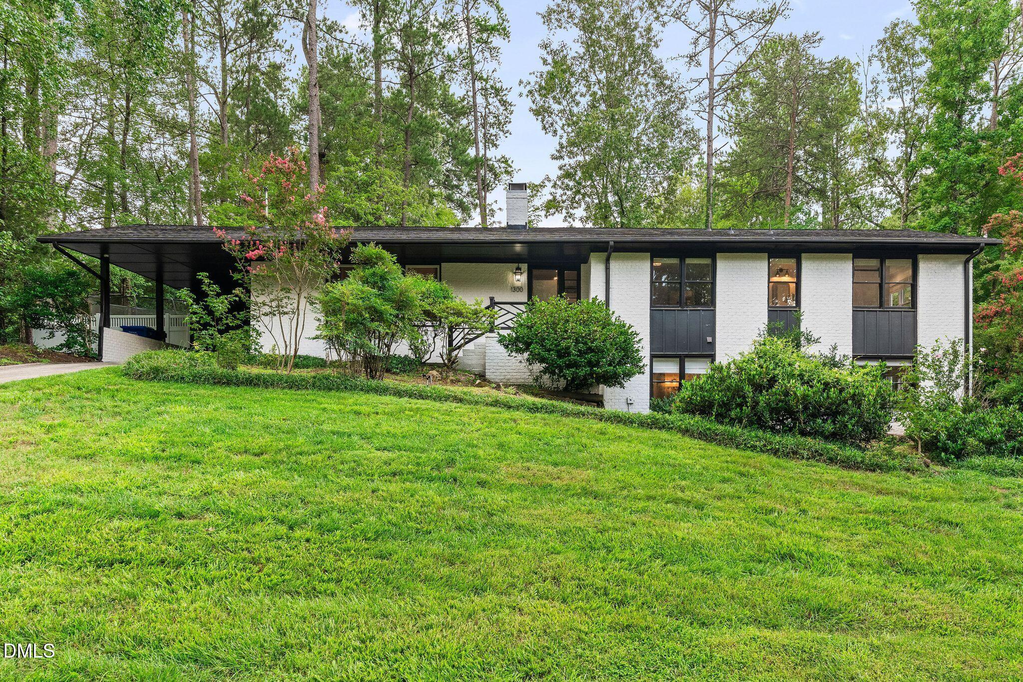 1300 Leclair Street — photo