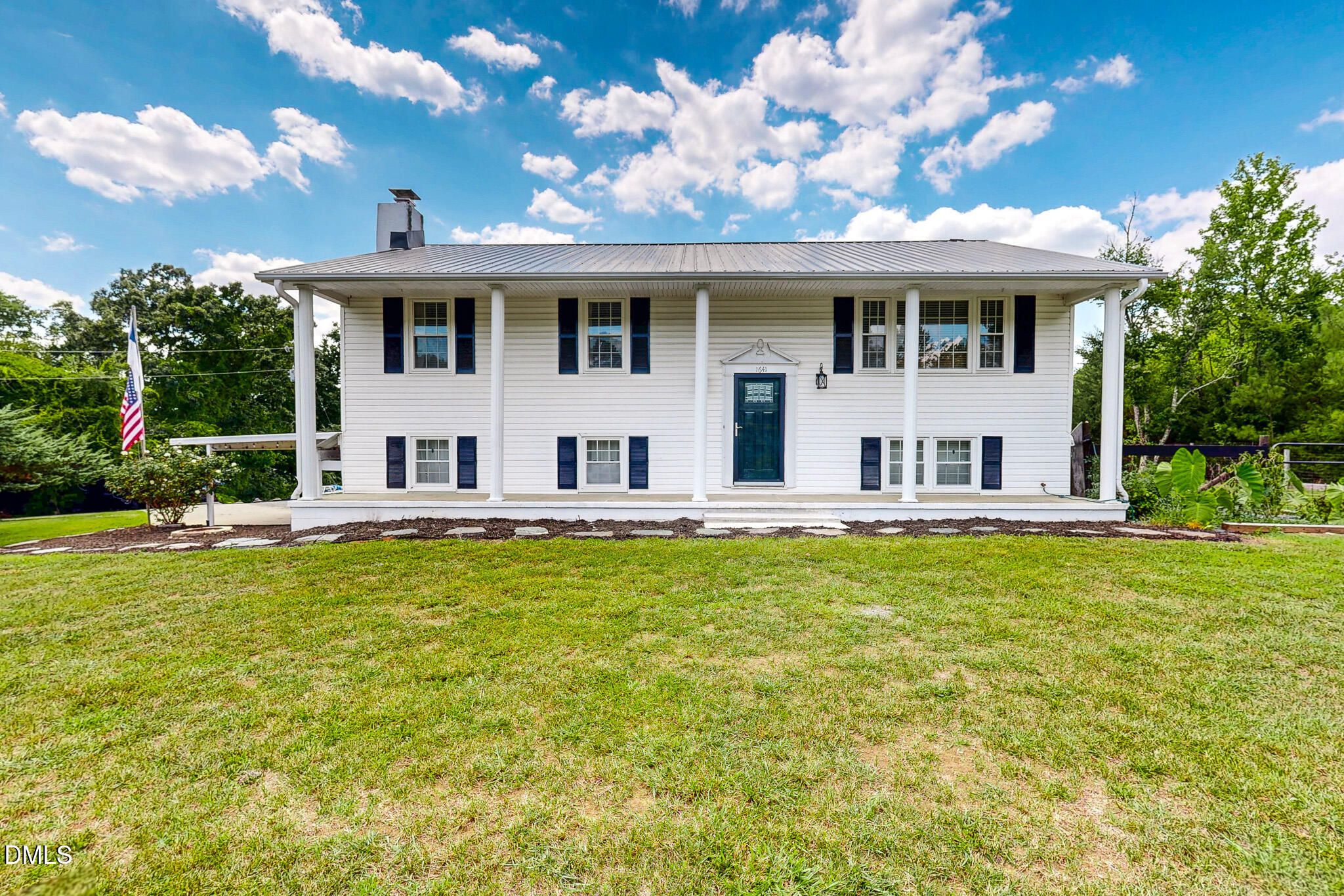 1641 Oak Grove Road — photo