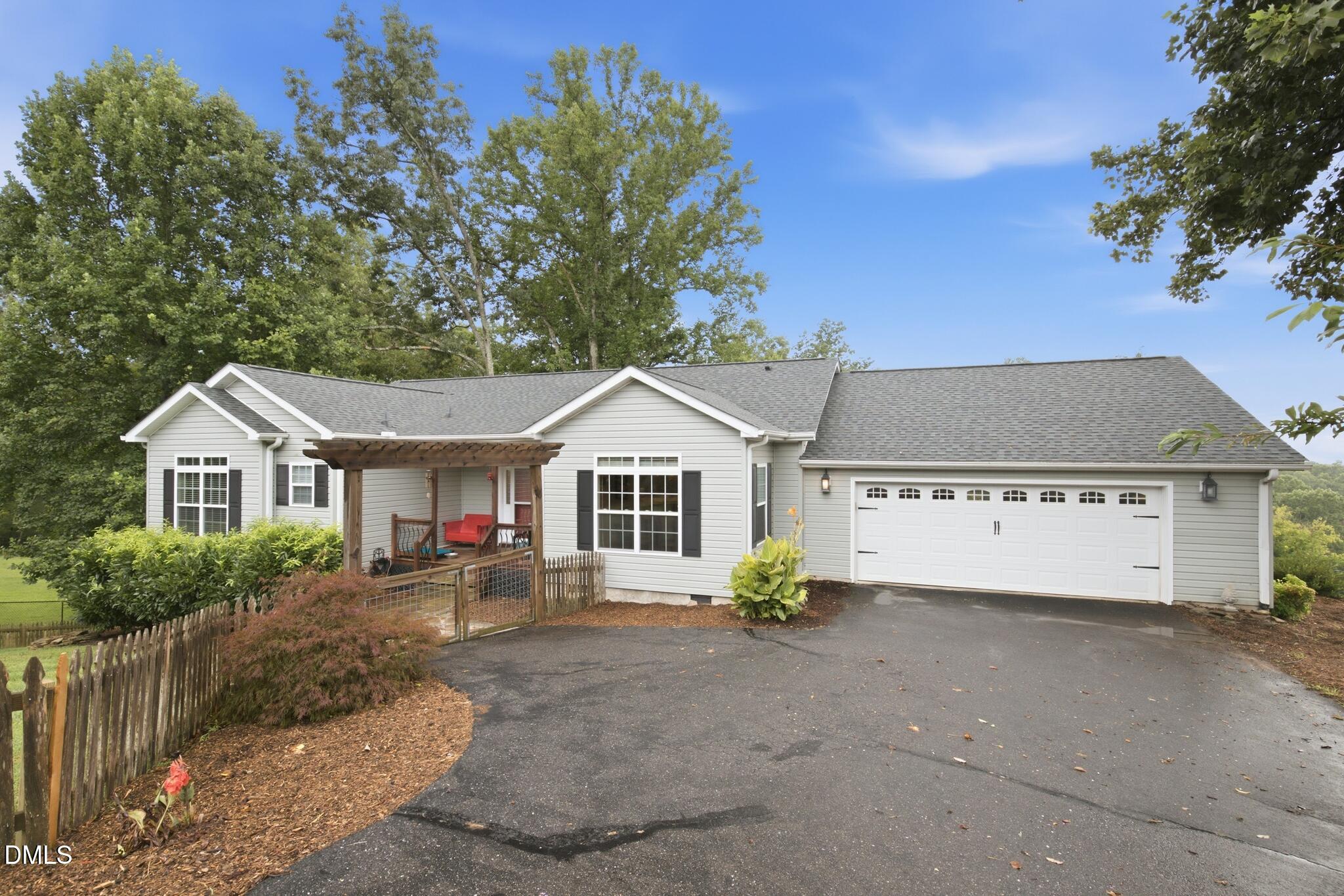 15 Briar Ridge Drive — photo
