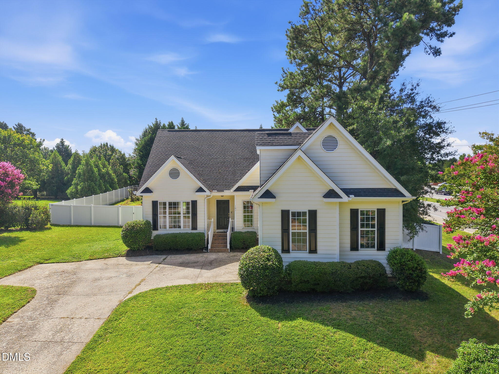 101 Somerset Farm Drive — photo