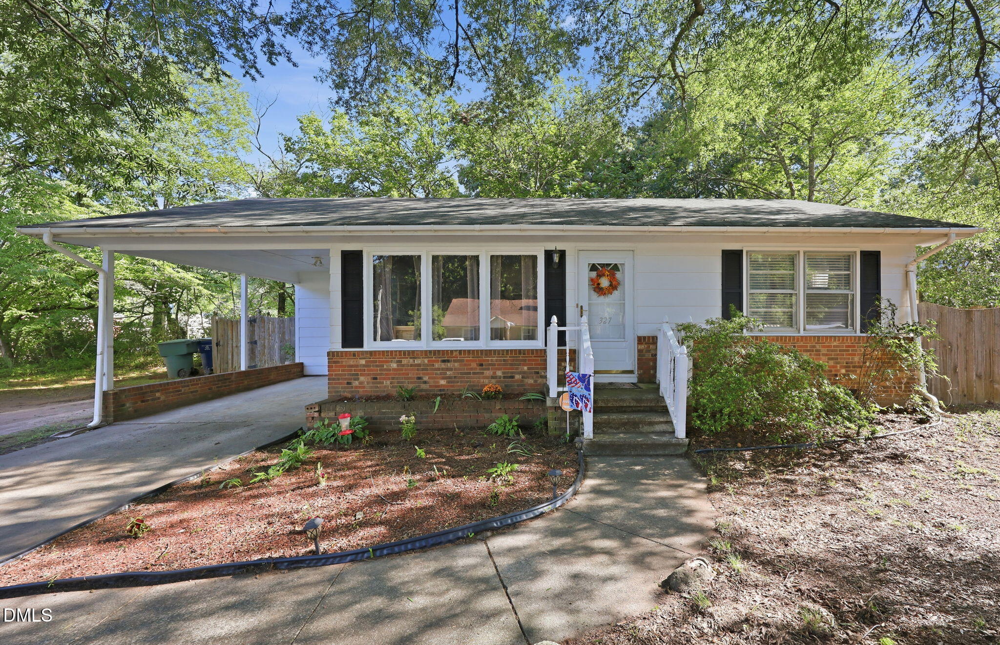 327 Burke Street — photo