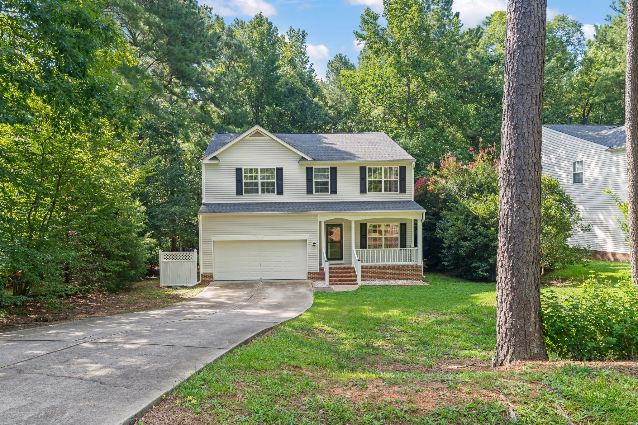 228 River Hills Drive — photo