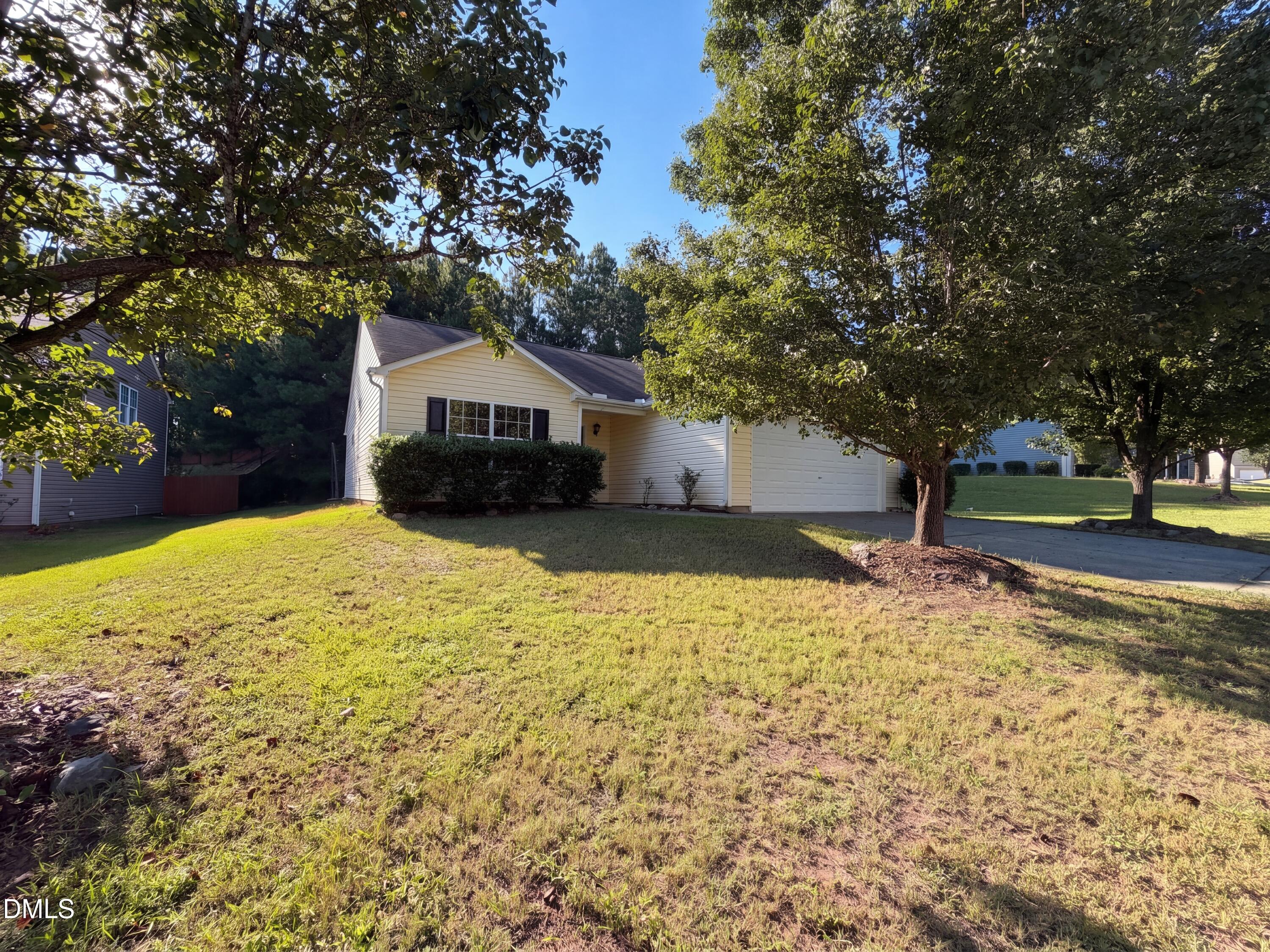 6 Crimson Clover Court — photo