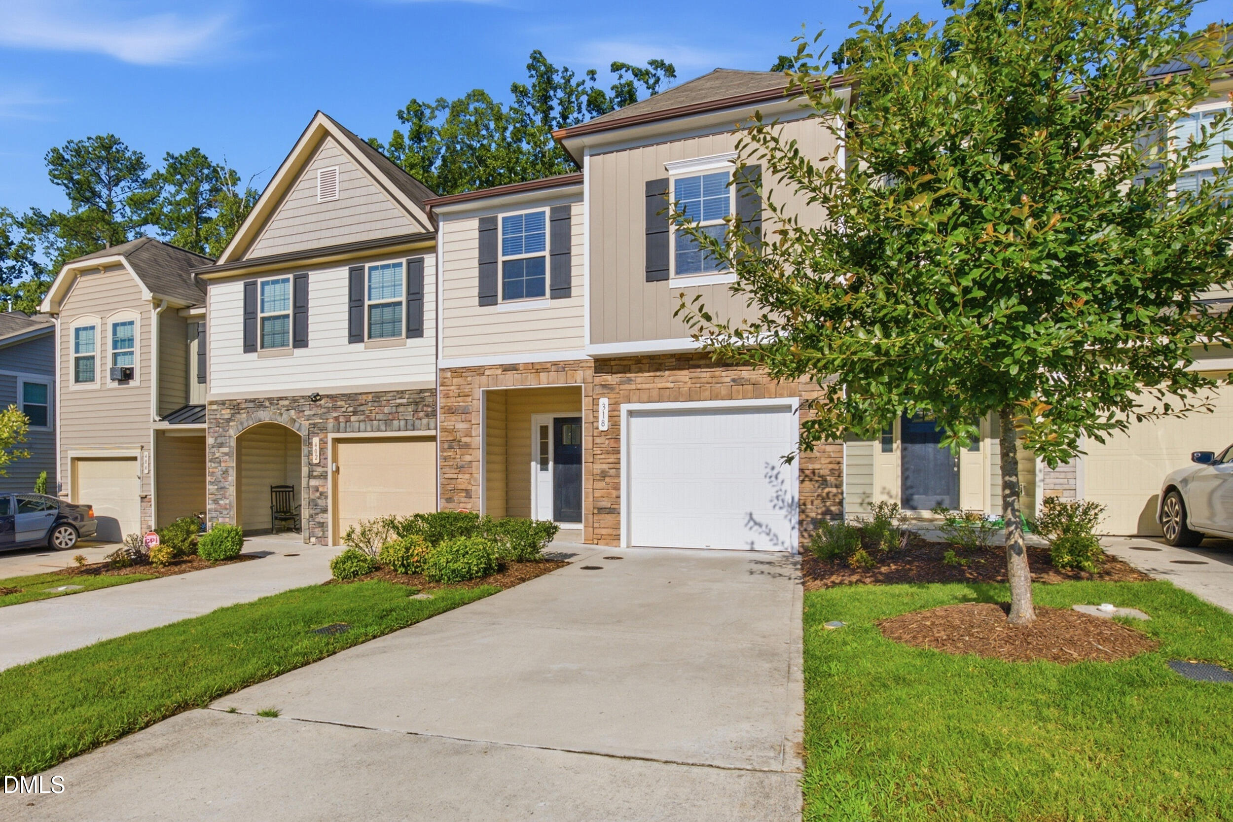 318 Irving Way — photo
